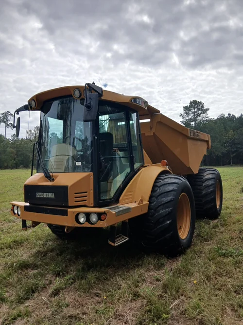 We Can Dig It Hydrema 912 soft-ground excavator on a Southeast Texas pond job