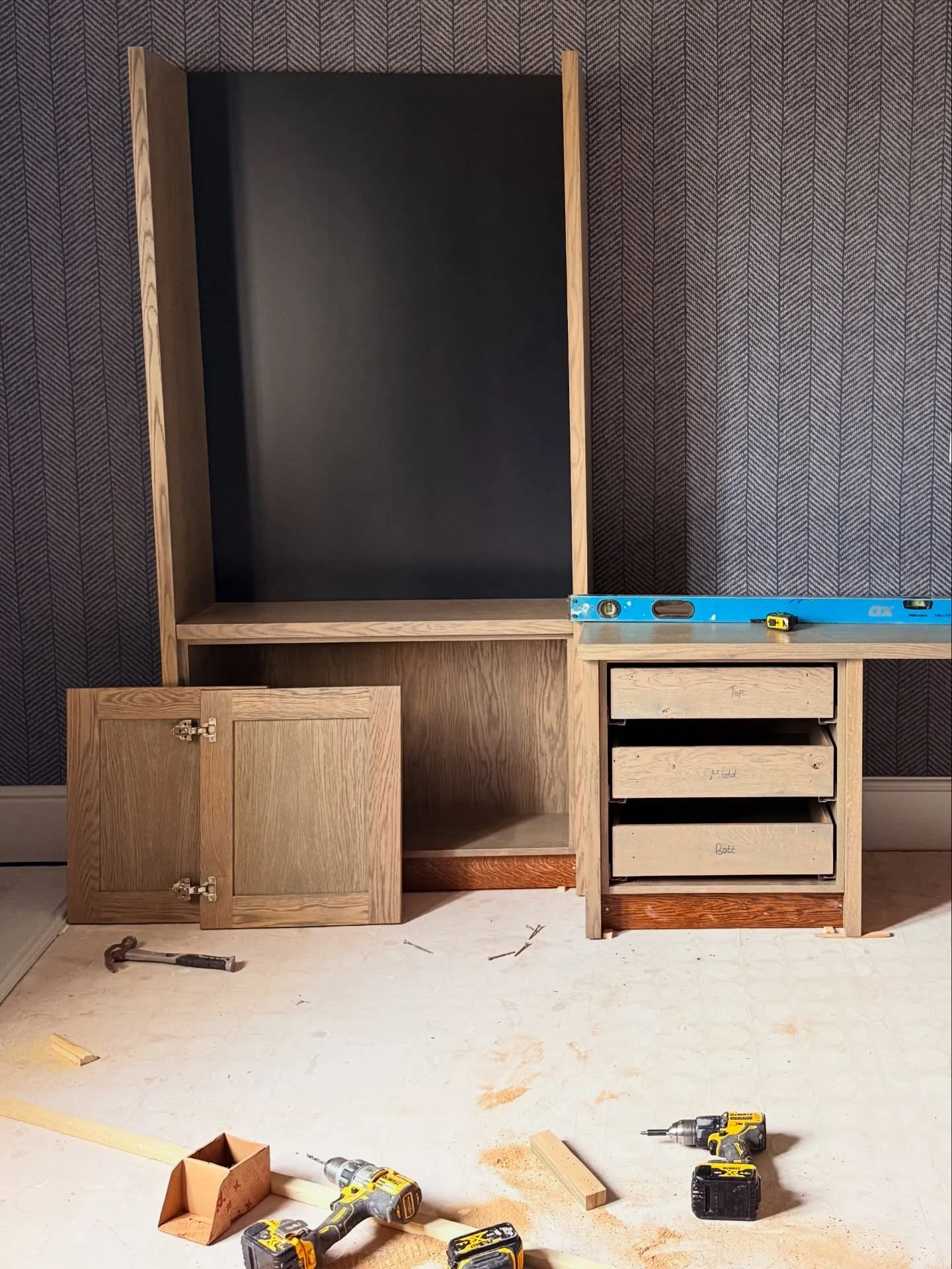 Bespoke joinery | Trusting the process

Today I was on site checking in on bespoke joinery was being installed in a period property, still very much a work in progress but so nice to see it taking shape. These moments are about more than the physical