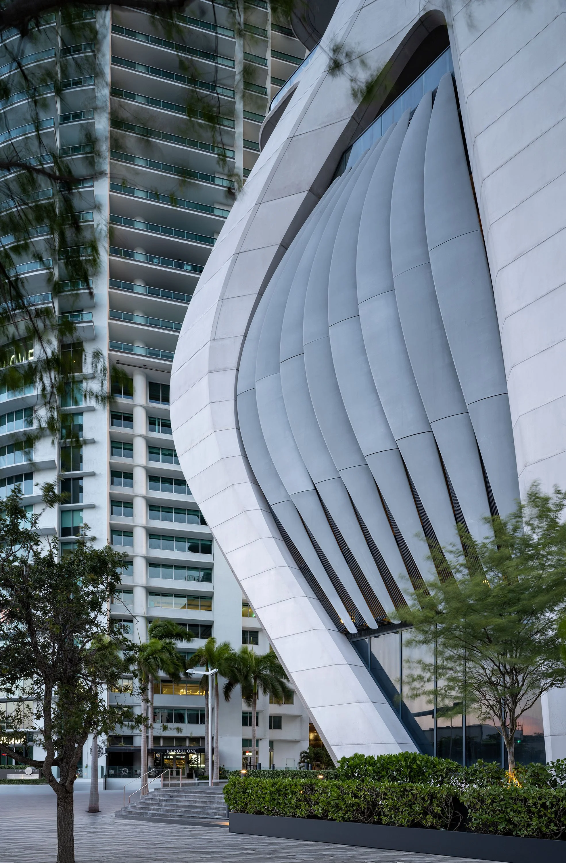 04-One-Thousand-Museum-Miami (1).jpg