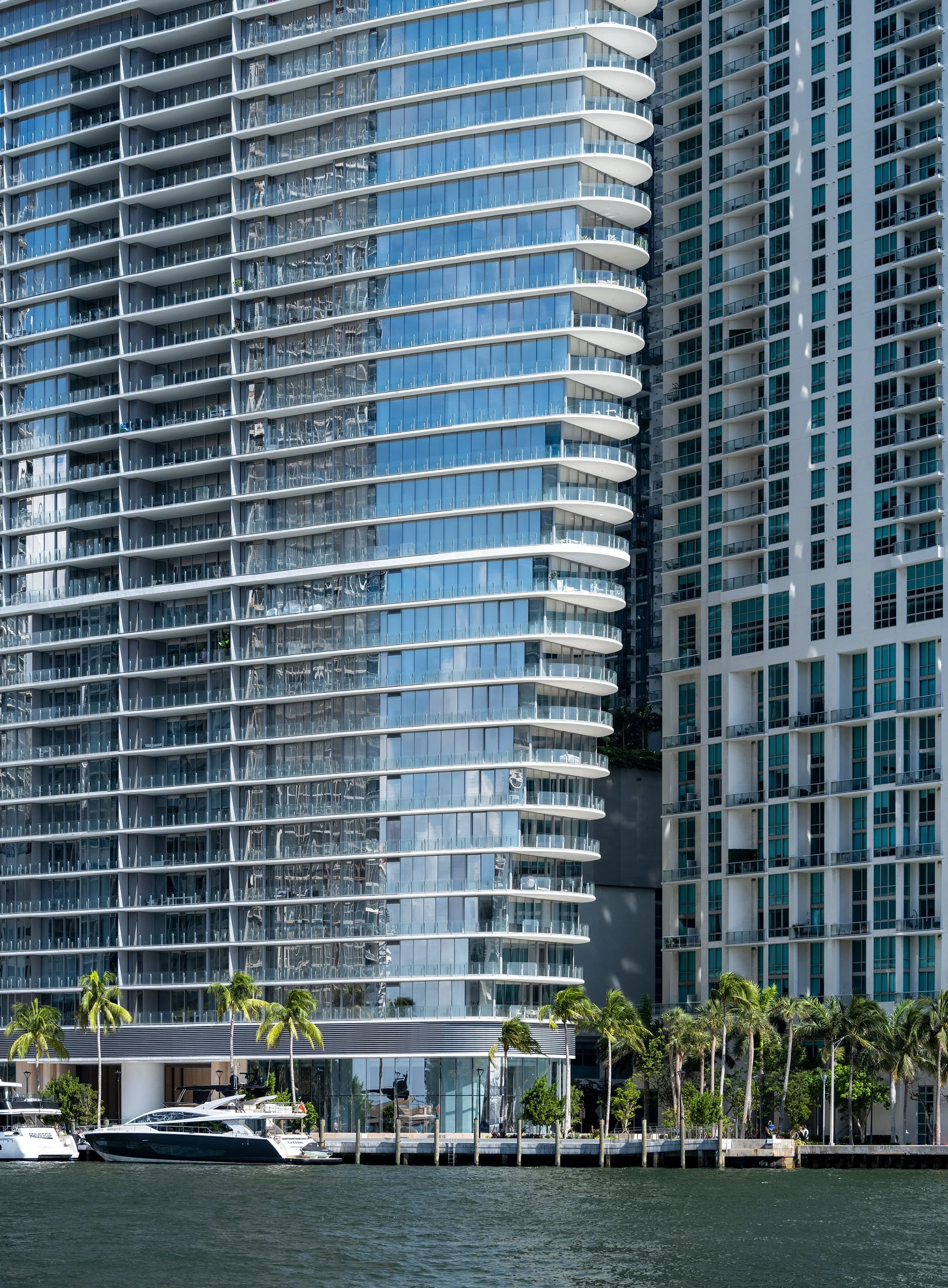 Aston Martin Residences, Miami, FL / Architect:  BMA Architects (Rodolfo Miani) and Aston Martin 