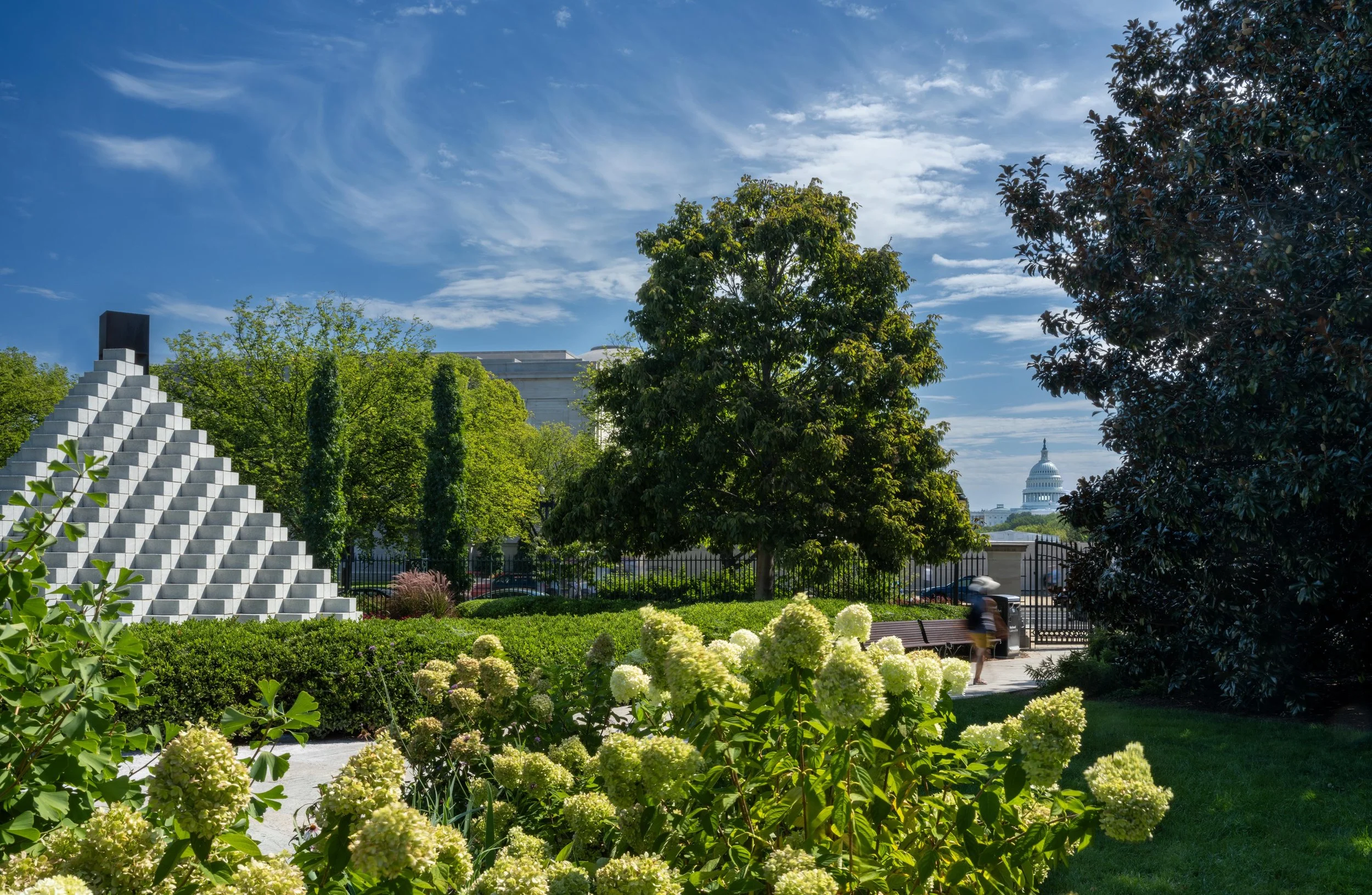 Sol LeWitt: "Four-Sided Pyramid" / National Gallery of Art Sculpture Garden, Washington, DC