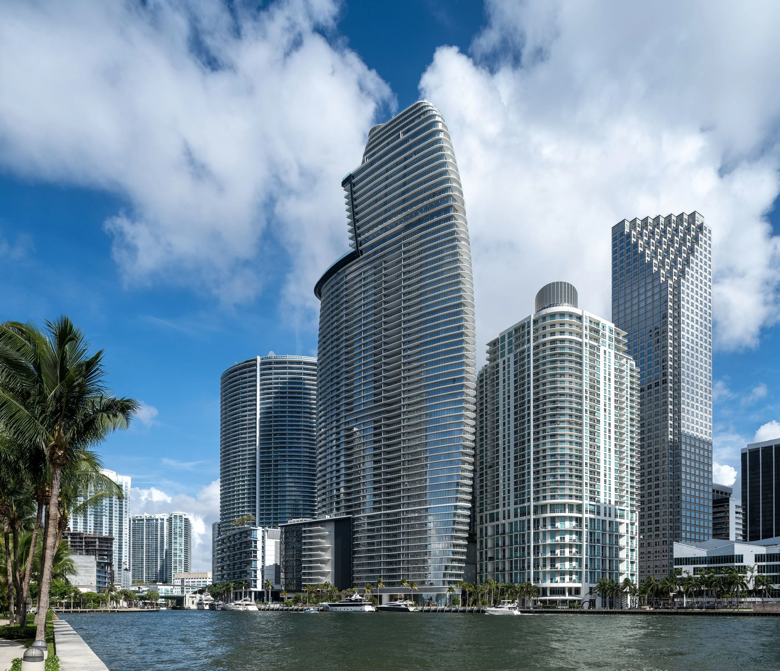 Aston Martin Residences, Miami, FL / Architect:  BMA Architects (Rodolfo Miani) and Aston Martin 