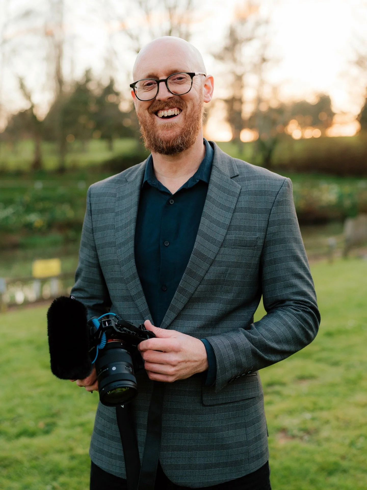 A little shot of me behind the scenes at @doubletreecheltenhamweddings courtesy of the very talented Lisa Mustoe at @pausingtimephotography ✨

#weddingfilm #weddingphotography #weddingday 
#weddingvideo #cotswoldbride