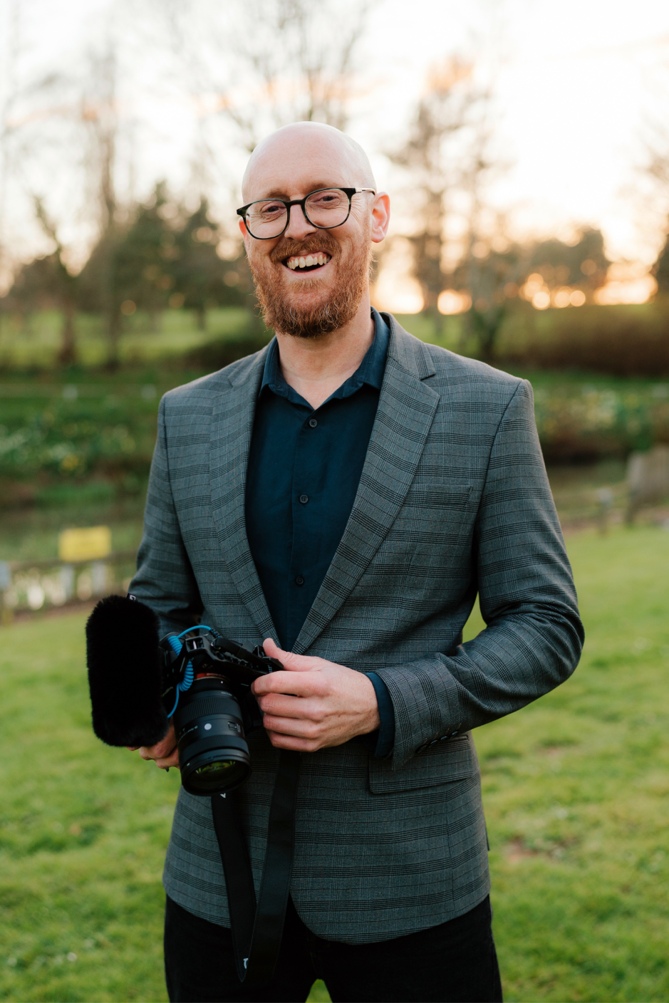 Wedding videographer attending a wedding at DoubleTree Hotel in Cheltenham