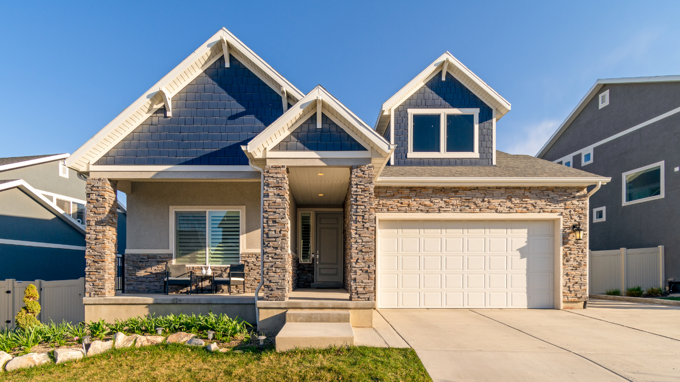 Octavio - ProServ Logo (14).png