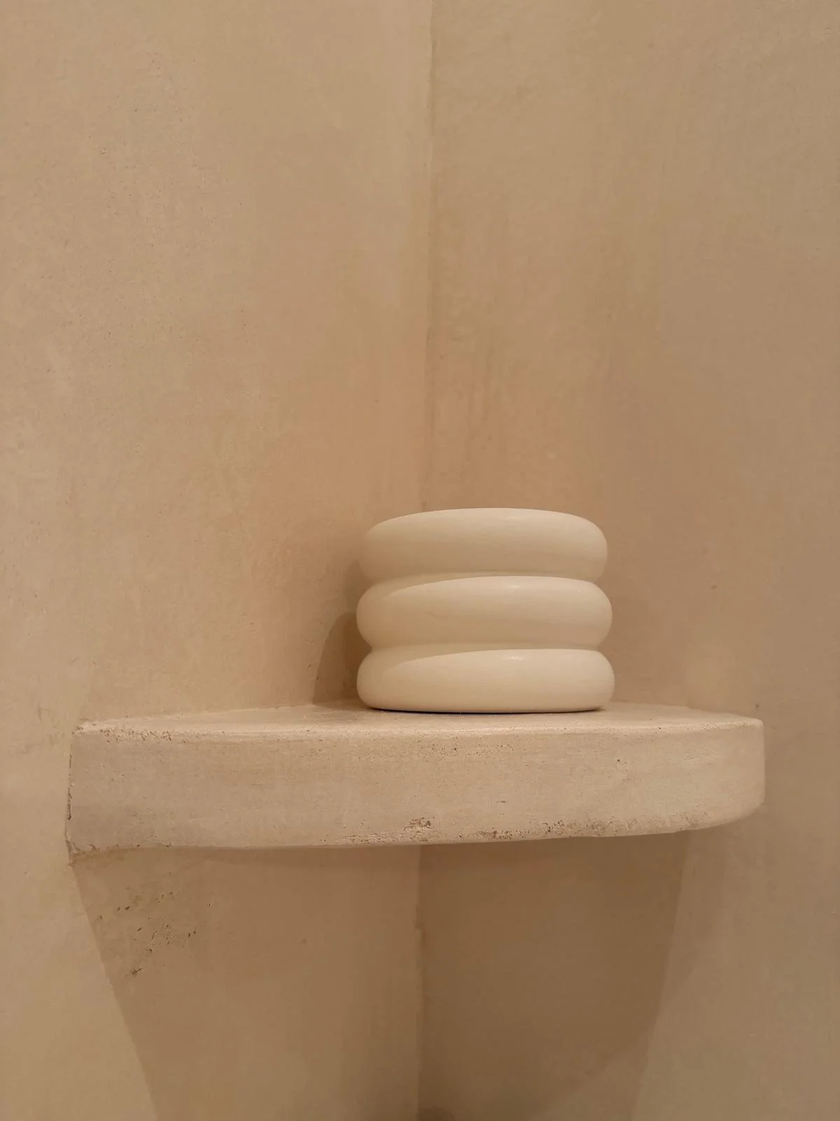 chukum-mur-beige-etagere-angle.jpg.jpeg