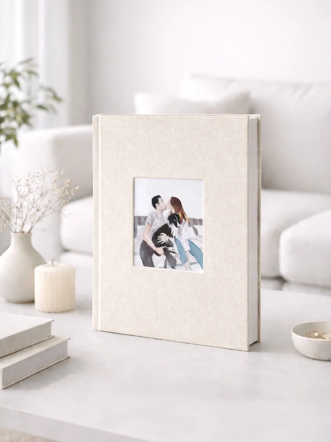 Perch&eacute; la memoria, quando &egrave; trattata con cura, diventa materia.
&bull;
Un album fotografico artigianale, progettato su misura per raccontare una storia che esisteva gi&agrave; prima del matrimonio.
Questo &egrave; l&rsquo;album che Edoa