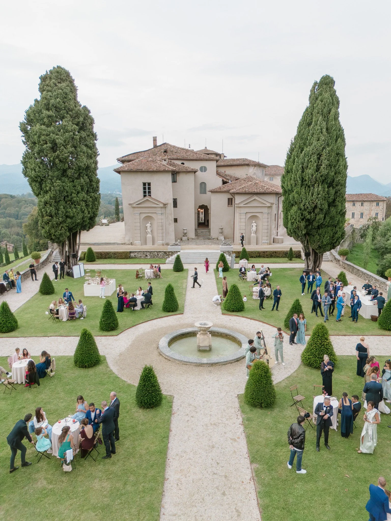 2025-09-13-castello-durini-wedding-party-01.jpg