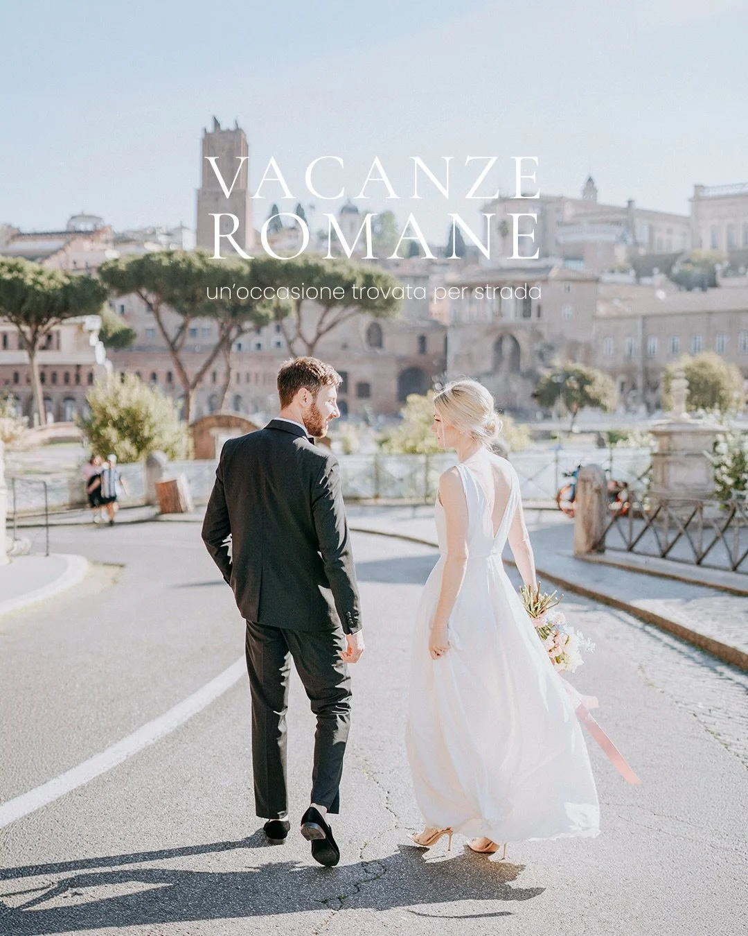 Ero a Roma da qualche giorno, in vacanza, e avevo gi&agrave; camminato a lungo tra questi scorci, osservando la luce del mattino sui Fori e capendo dove fermarmi. Quando &egrave; nata l&rsquo;occasione di fotografare questa coppia, non &egrave; stato