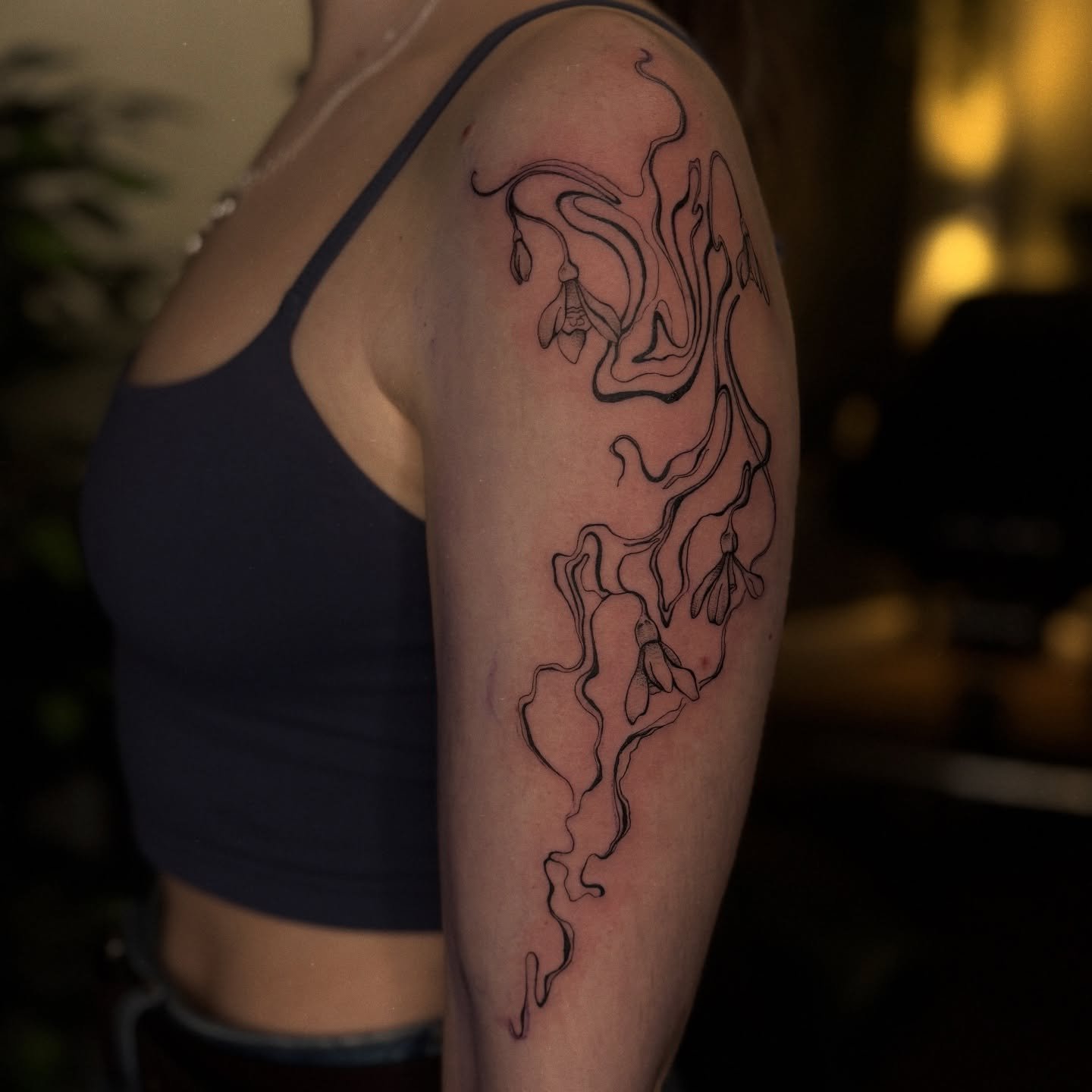 A swirly whirly snowdrop pattern based on the stream running around Jasmine&rsquo;s grandparents&rsquo; farm home for her first tattoo 🌀

Thank you so much for the trust @j.xsl_ &hearts;︎

#blackworktattoo #marbletattoo #finelinetattoo #devontattoo