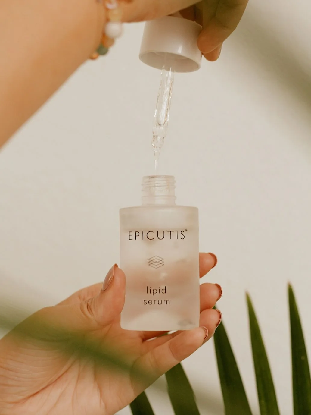 Now that we&rsquo;re in the cold, dry, winter months I&rsquo;ve been getting a lot of you coming into my treatment room feeling dry and wanting more of a glow ✨

The dry air outside mixed with indoor heat, our skin&rsquo;s barrier starts to take a hi