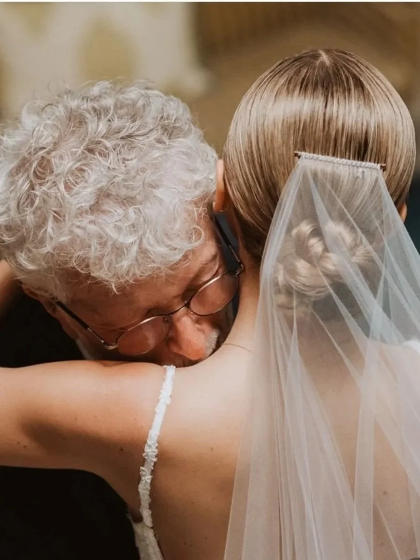 Bride era wedding inspiration in Portugal featuring emotional, intentional and elegant moments captured by top wedding professional