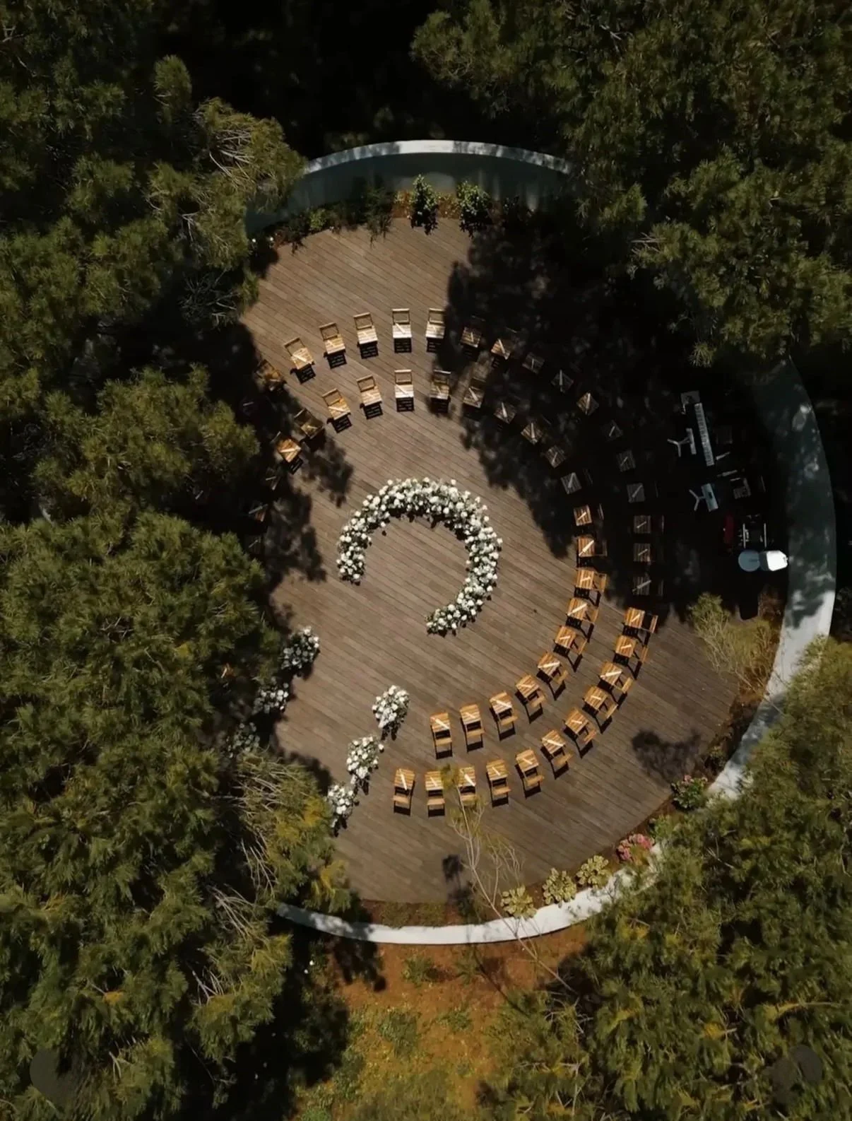 Portugal wedding, wedding florist, Época Florist, creating elegant and bespoke floral designs for destination weddings