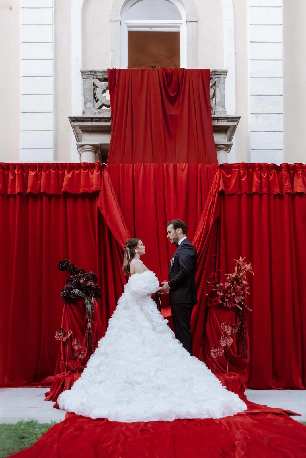 Portugal wedding, wedding florist, Época Florist, creating elegant and bespoke floral designs for destination weddings