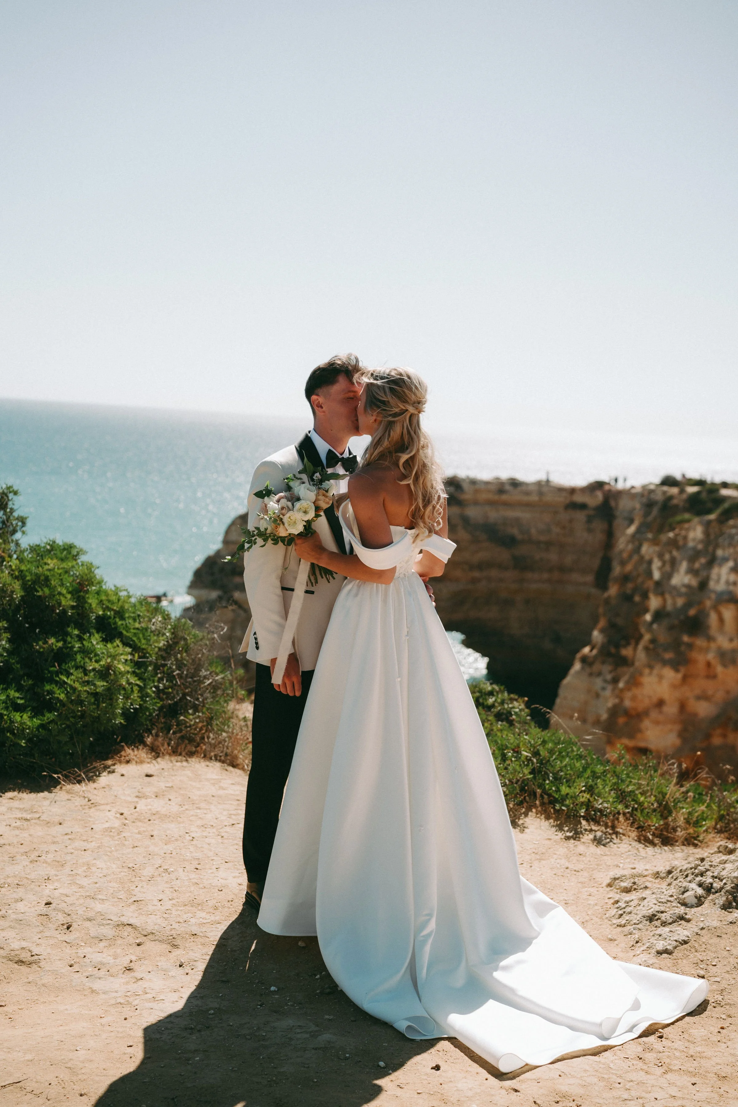 Portugal wedding, destination wedding photographers and videographers, Rosado Shoot Stories, capturing cinematic and emotional wedding moments