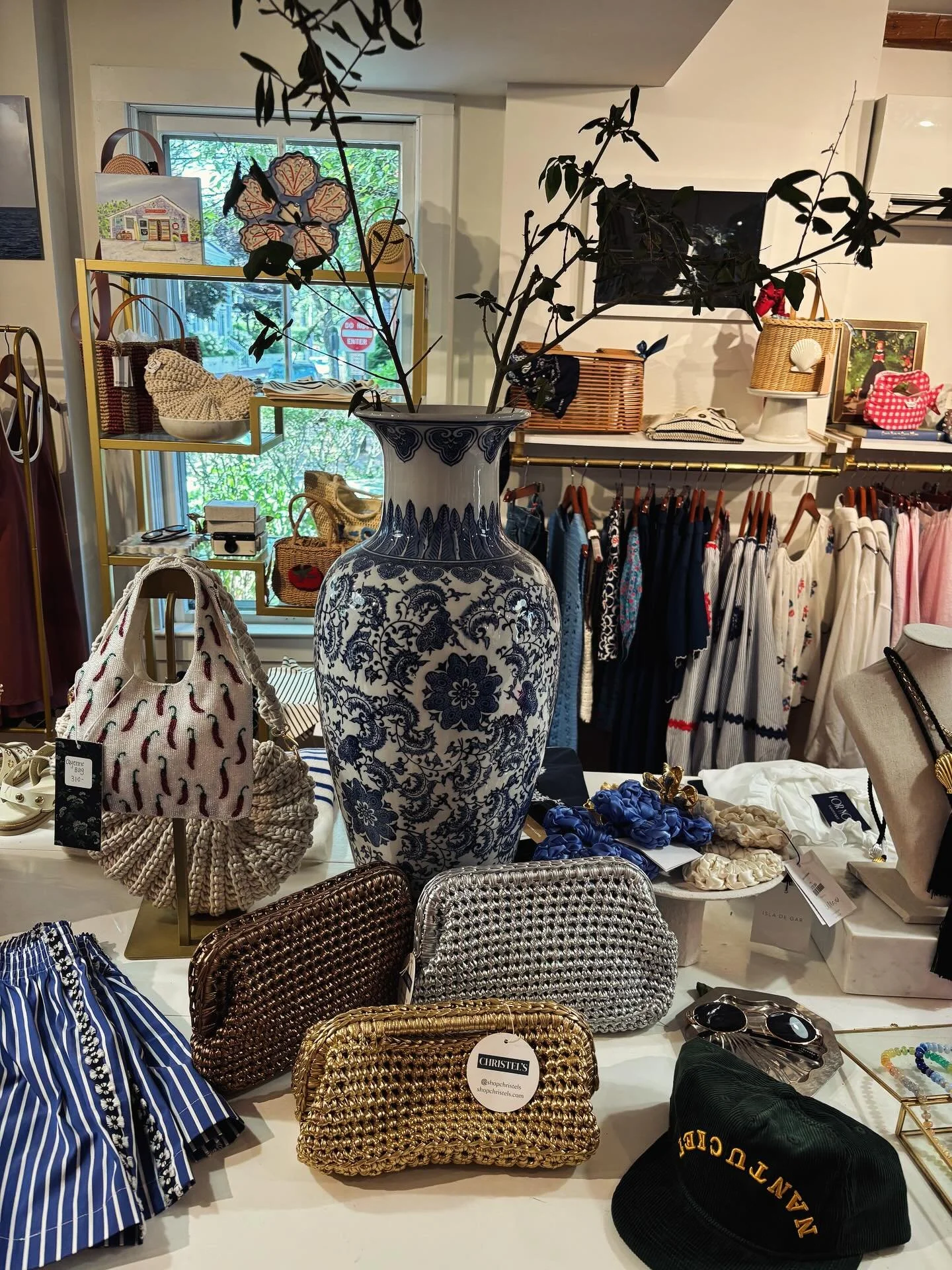 So so so excited to say that the bags are available at @its.fornow on Nantucket 🌊 One of my favorite stores on my favorite island 🫶🏼 truly a dream come true 🩵🩵