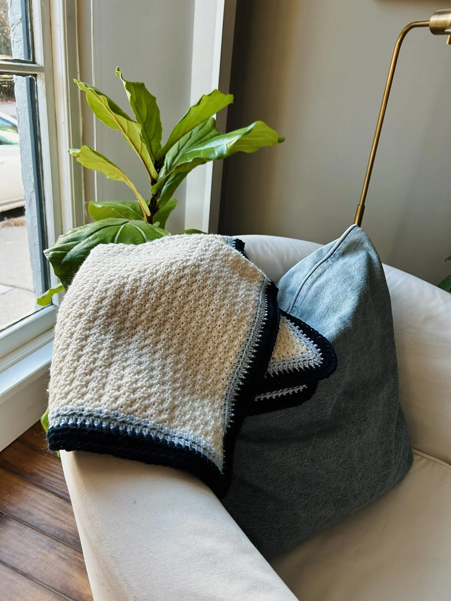 Sometimes simple is best 💙🩵 

#babyblanket #babyblanketcrochet #shopsmall #shophandmade #shoplocal #newjersey