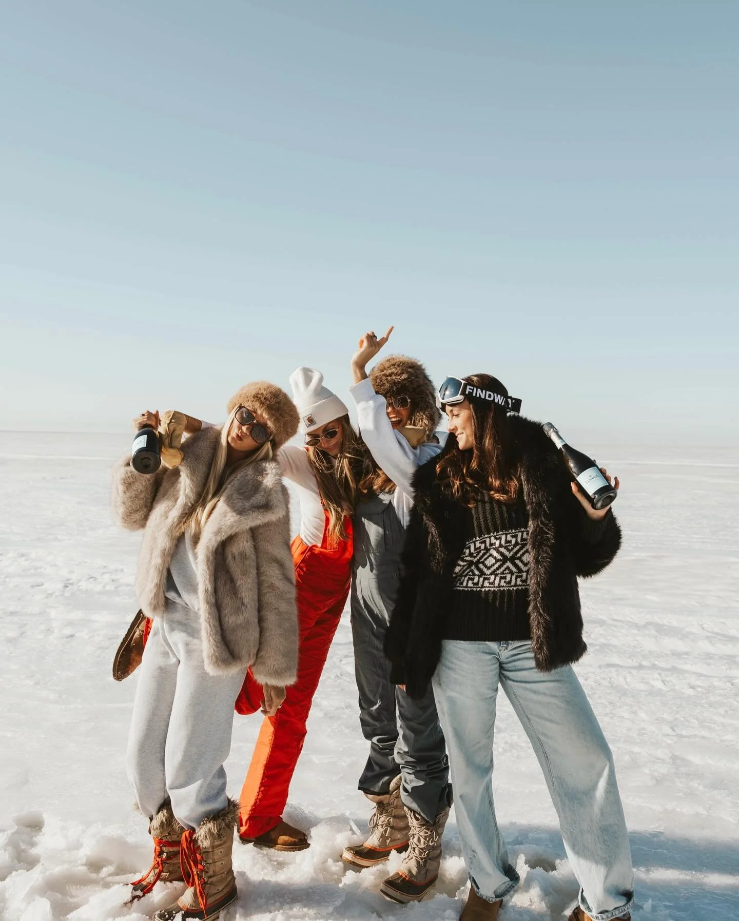 apr&eacute;s on the lake 🇨🇭🥂☁️❄️

winter photoshoot, Minnesota photographer, apr&eacute;s ski, shoot inspo, apr&eacute;s, lake photoshoot, Midwest, wedding photographer, fur jackets, champagne, apr&eacute;s party, luxury, travel photographer, phot