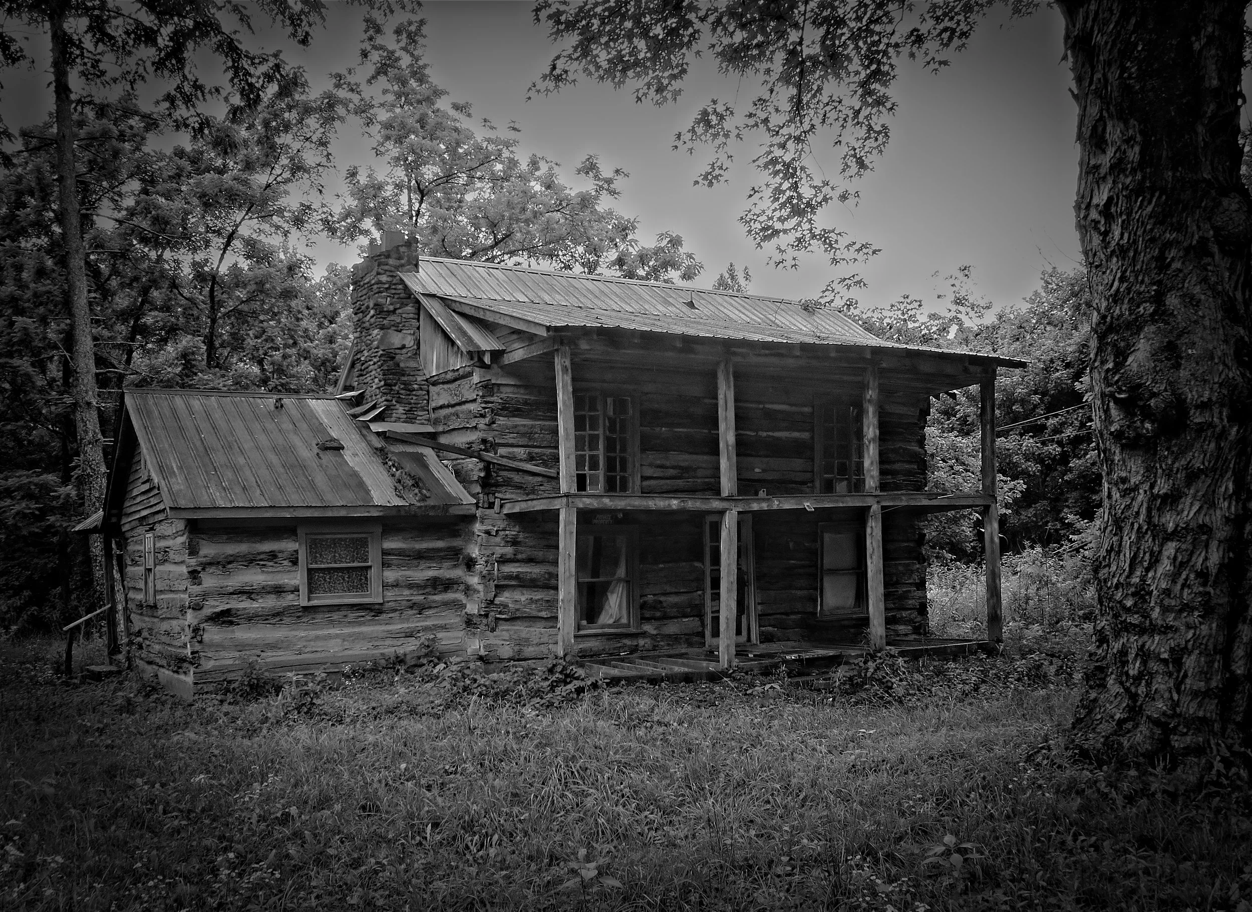 Old cabin along the road