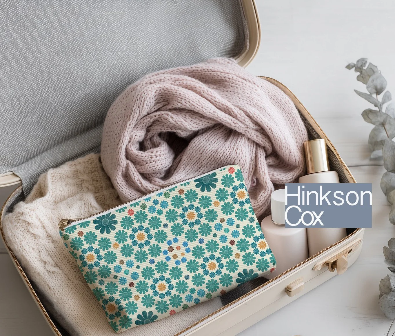 Green_Floral_Versatile_Vintage-inspired_Tile_Pattern_Pouch.jpg