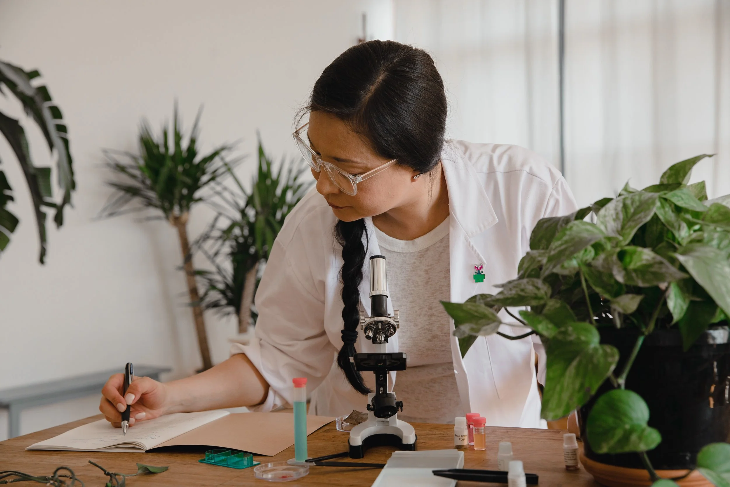 The Algorithm Meets the Apothecary: How AI Is Decoding Herbal Medicine