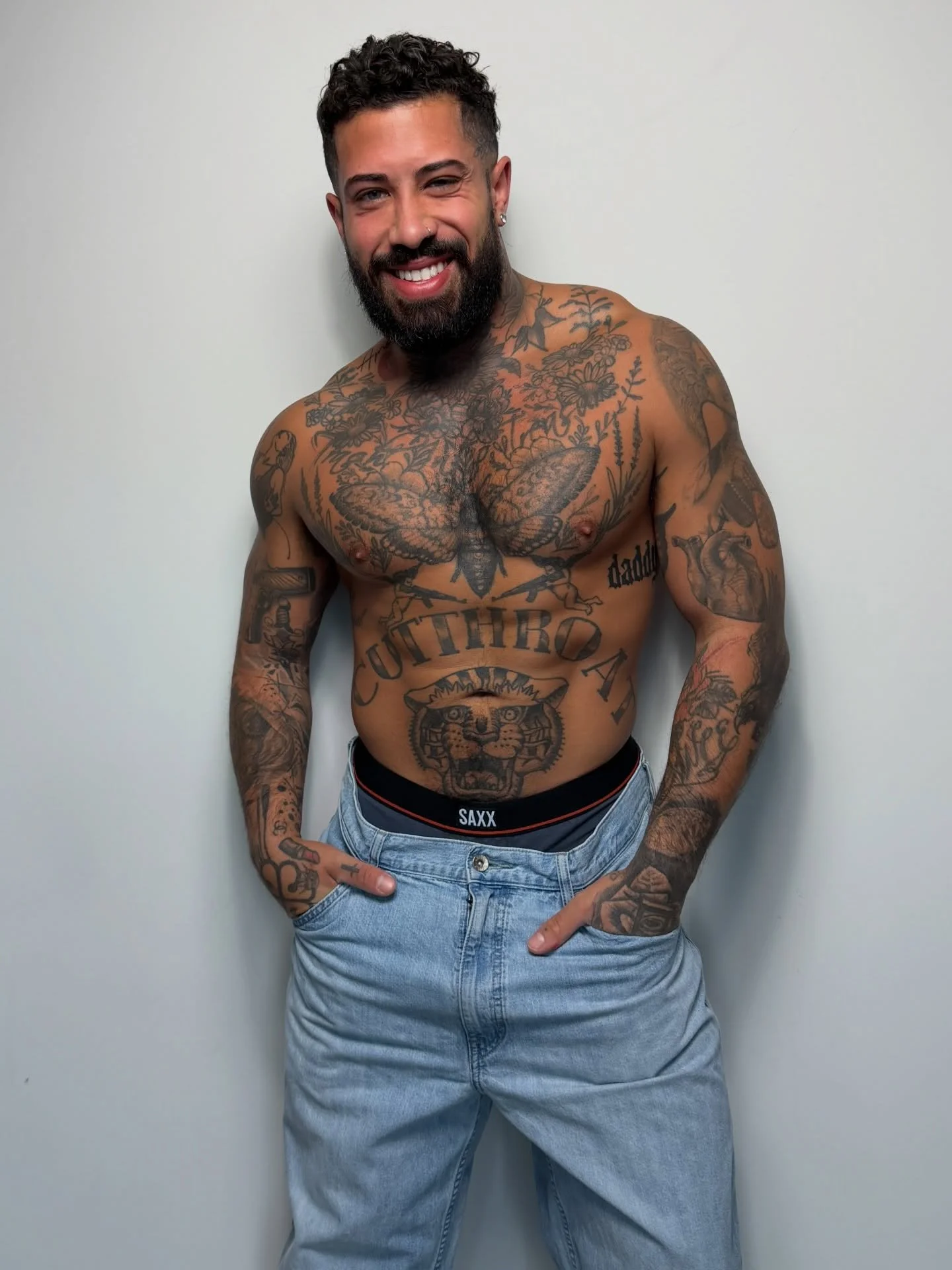 The man vs the boy.🪻

From 2014 to 2026, man, i have lived a crazy time. 

Got married, traveled the world, lost my mom, started social media, got divorced, went on TV, debilitating mental health issues, overcame alcoholism. 
Yeah, a slew of highs a