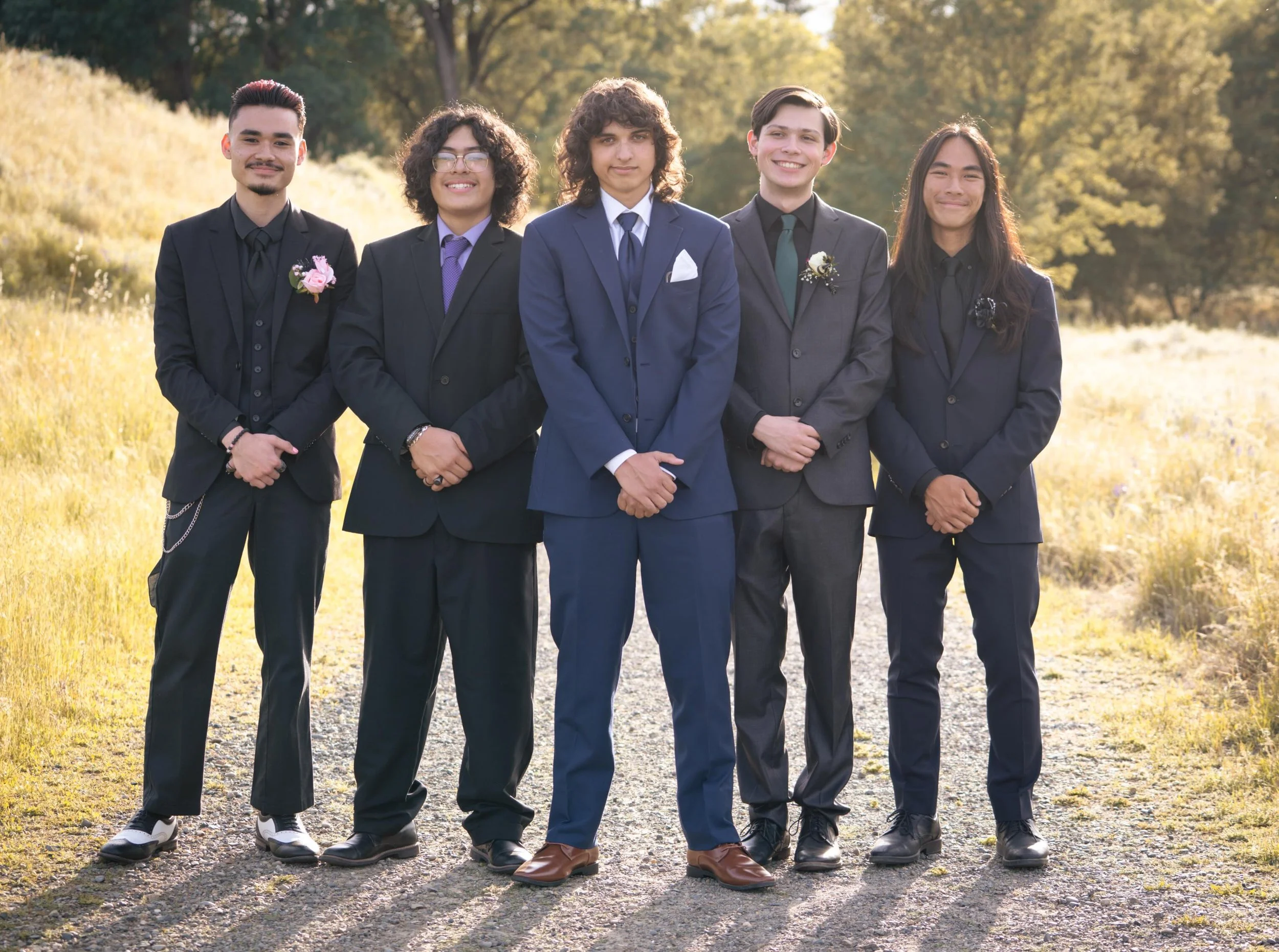 Jr/Sr Prom 💙🤍. Swipe for alternate version 👉🏼

#roseville #photographer