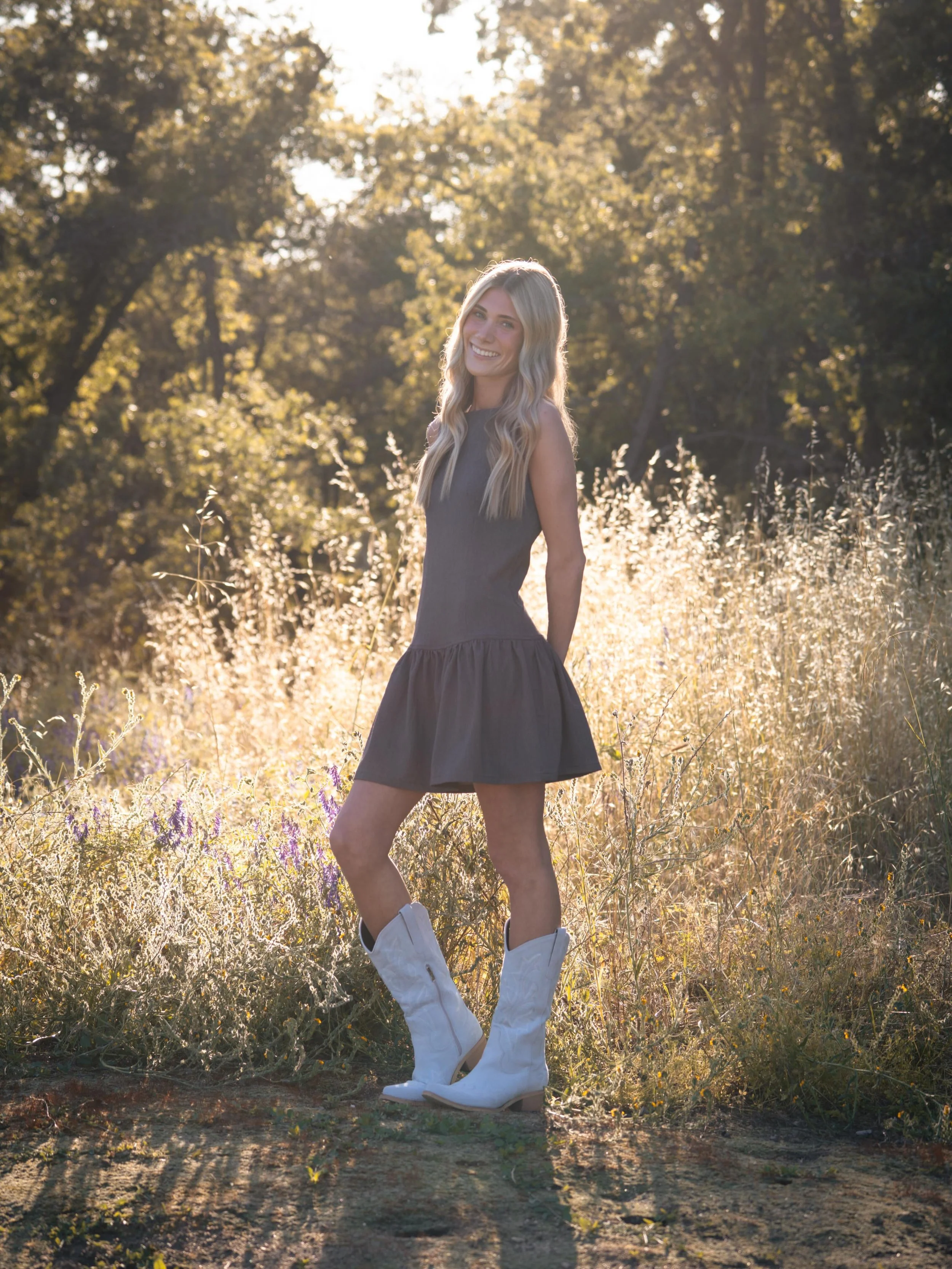 &ldquo;That was so much fun, it was like we were just hanging out&rdquo; 😊 Wonderful shoot with this young lady! Congrats class of #2026 #roseville #photographer