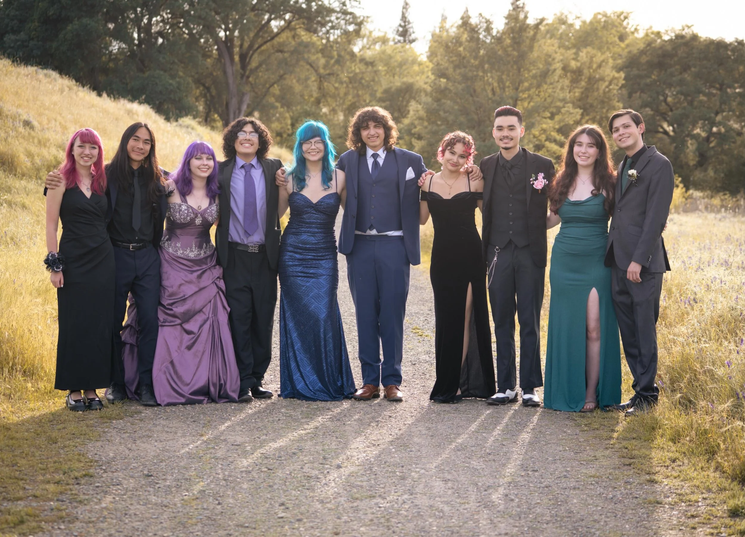 Jr/Sr Prom 💙🤍. Swipe for alternate version 👉🏼

#roseville #photographer