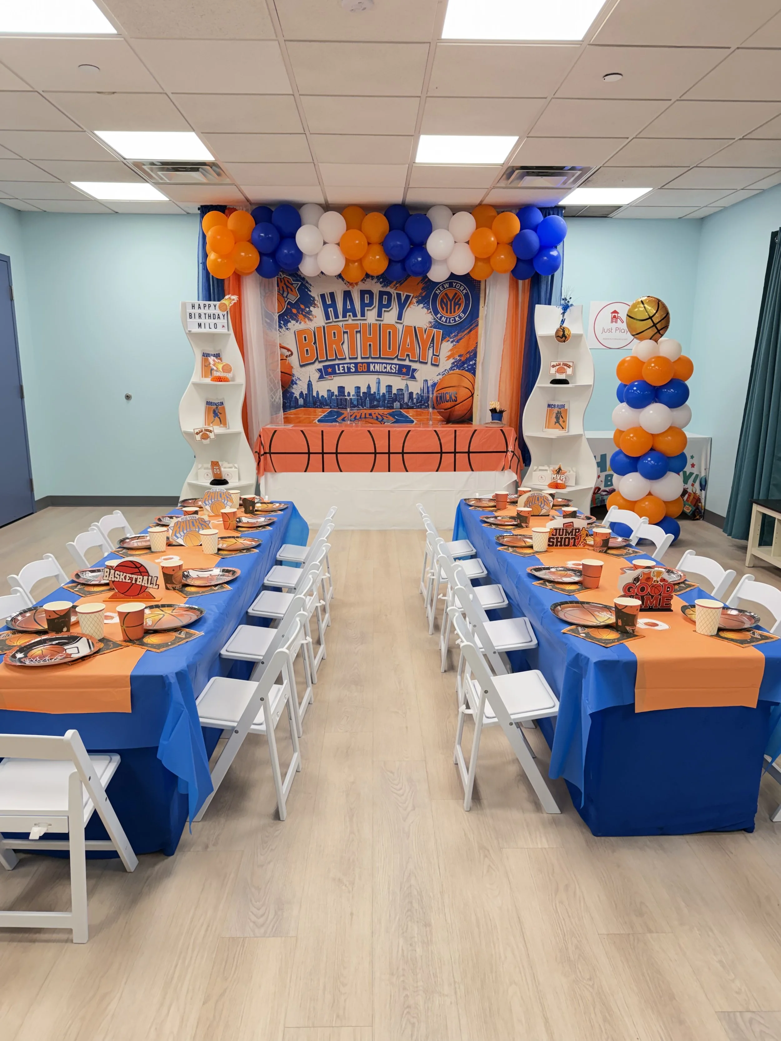 84:knicks party theme
