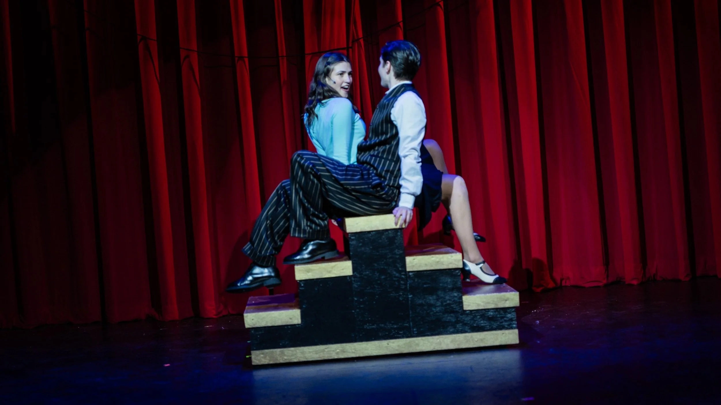 Curtains_Act+2-107.jpg