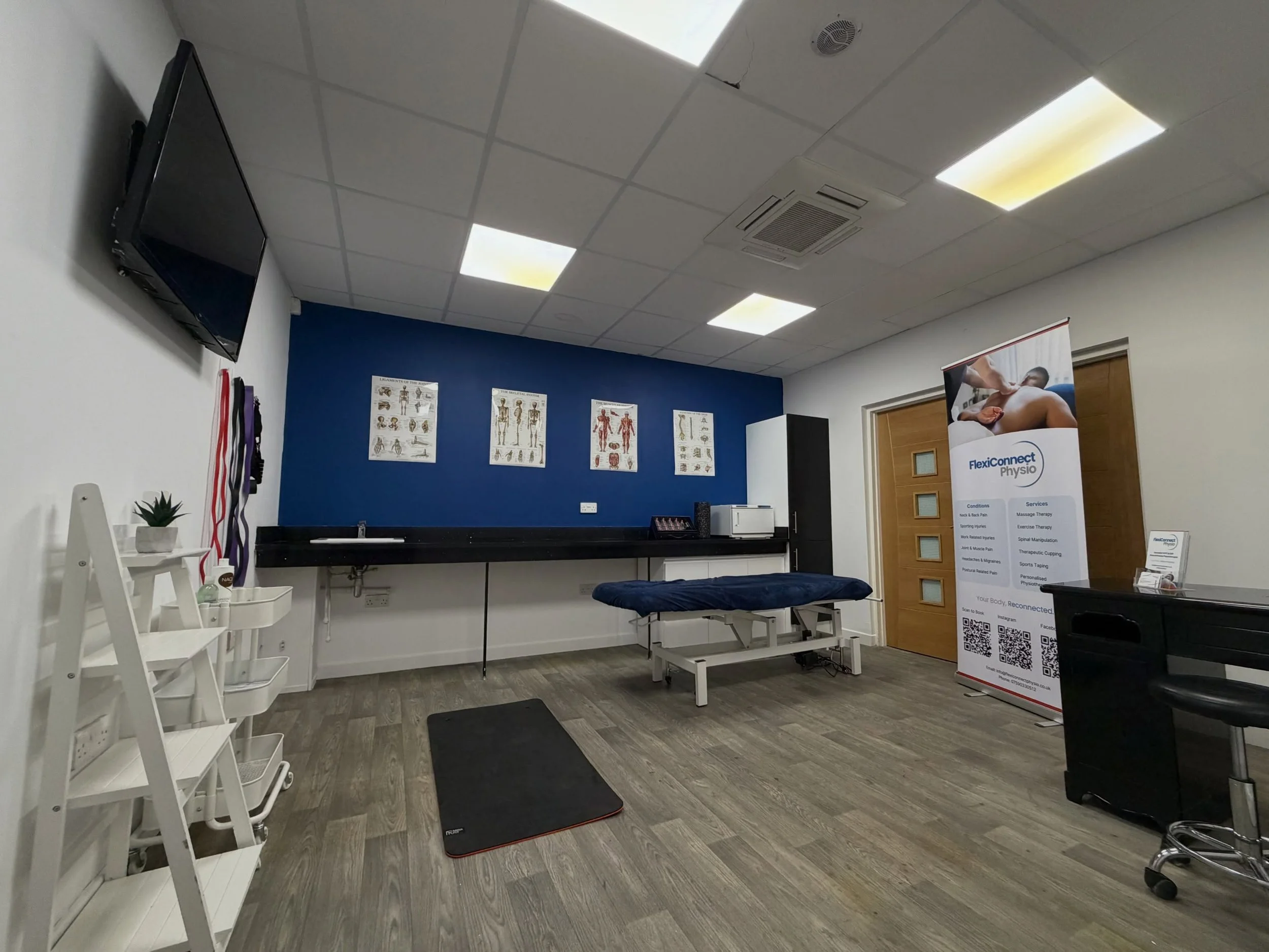 Well this is a bit exciting&hellip; 🎉

Welcome to YOUR new physio clinic with FlexiConnect Physio 💙

During this project I&rsquo;ve become a cleaner, painter &amp; decorator, interior designer and handyman 😆

And honestly, it&rsquo;s all been wort