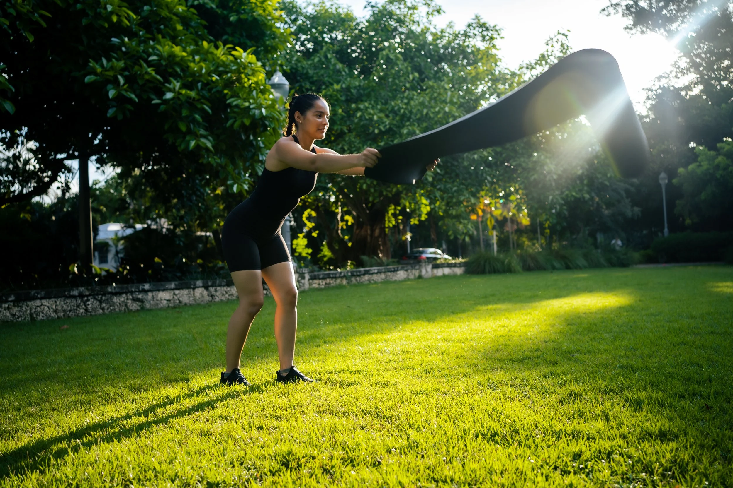 Mat pilates vs yoga mat lesson on a miami park