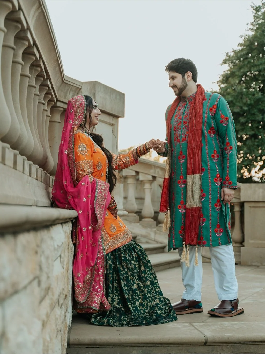 Colors that tell a royal love story.

Hafsa + Adil 
.
.
.
.
Planning: @kiweddings 
Decor+Floral: @events021 
Venue: @theolanatx 
Photographer: @ecfilmsweddings 
Makeup: @beauty360.dfw 
Henna: @hennabyzohra 

#KiWeddings #KiWeddingsBride #KiWeddingsMo