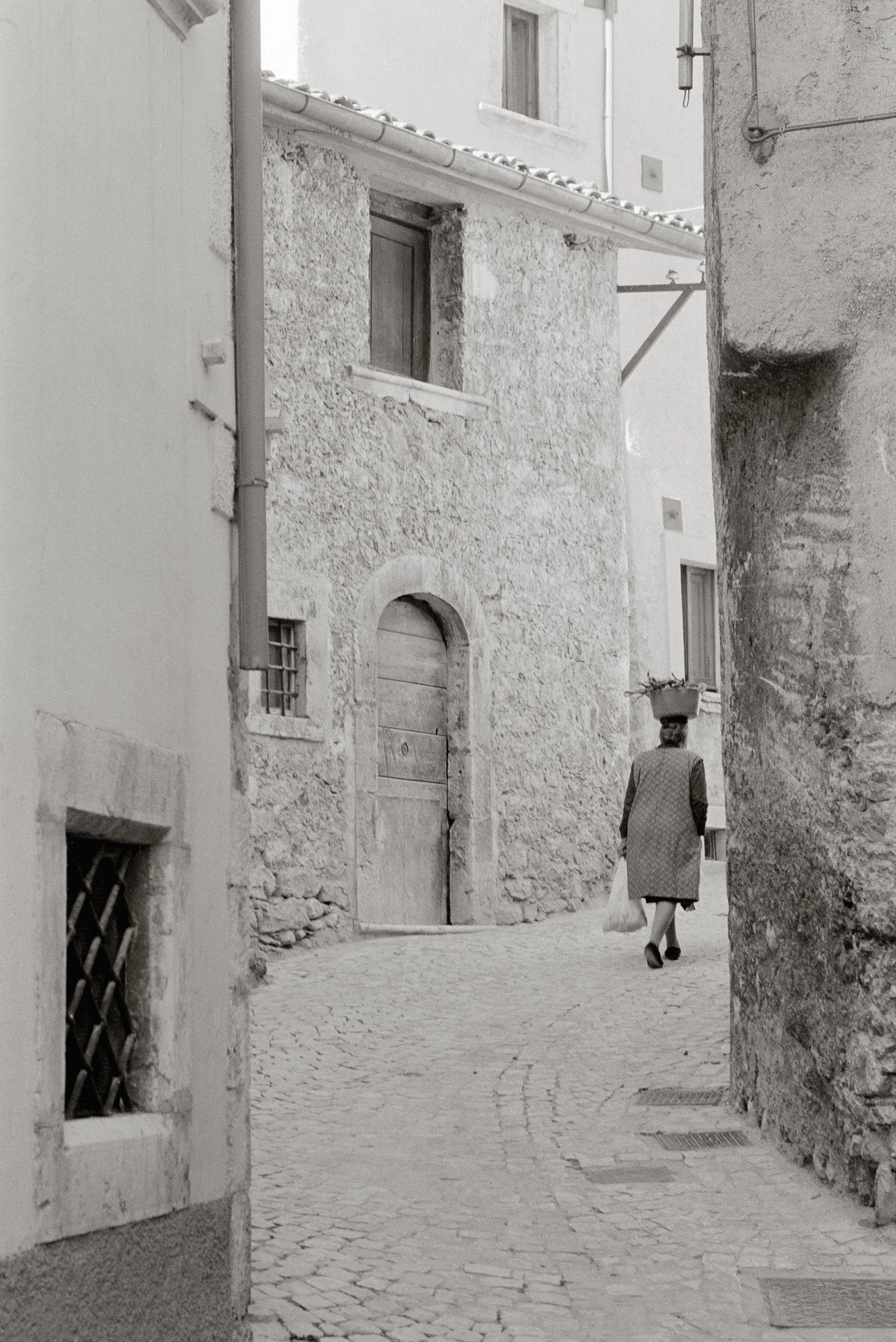 Tuscan Hill Town, 1990