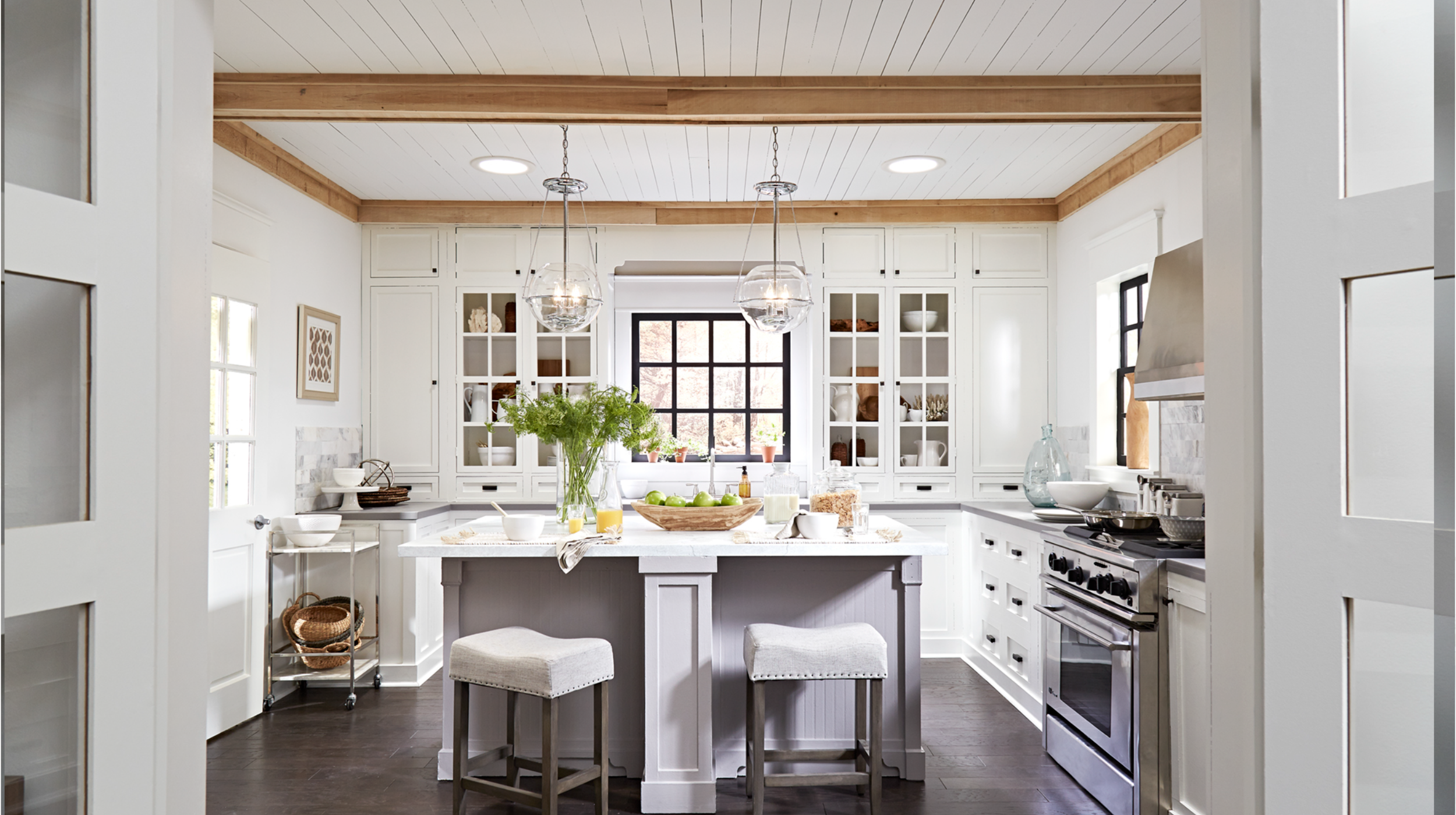 Kitchen with sun tunnel