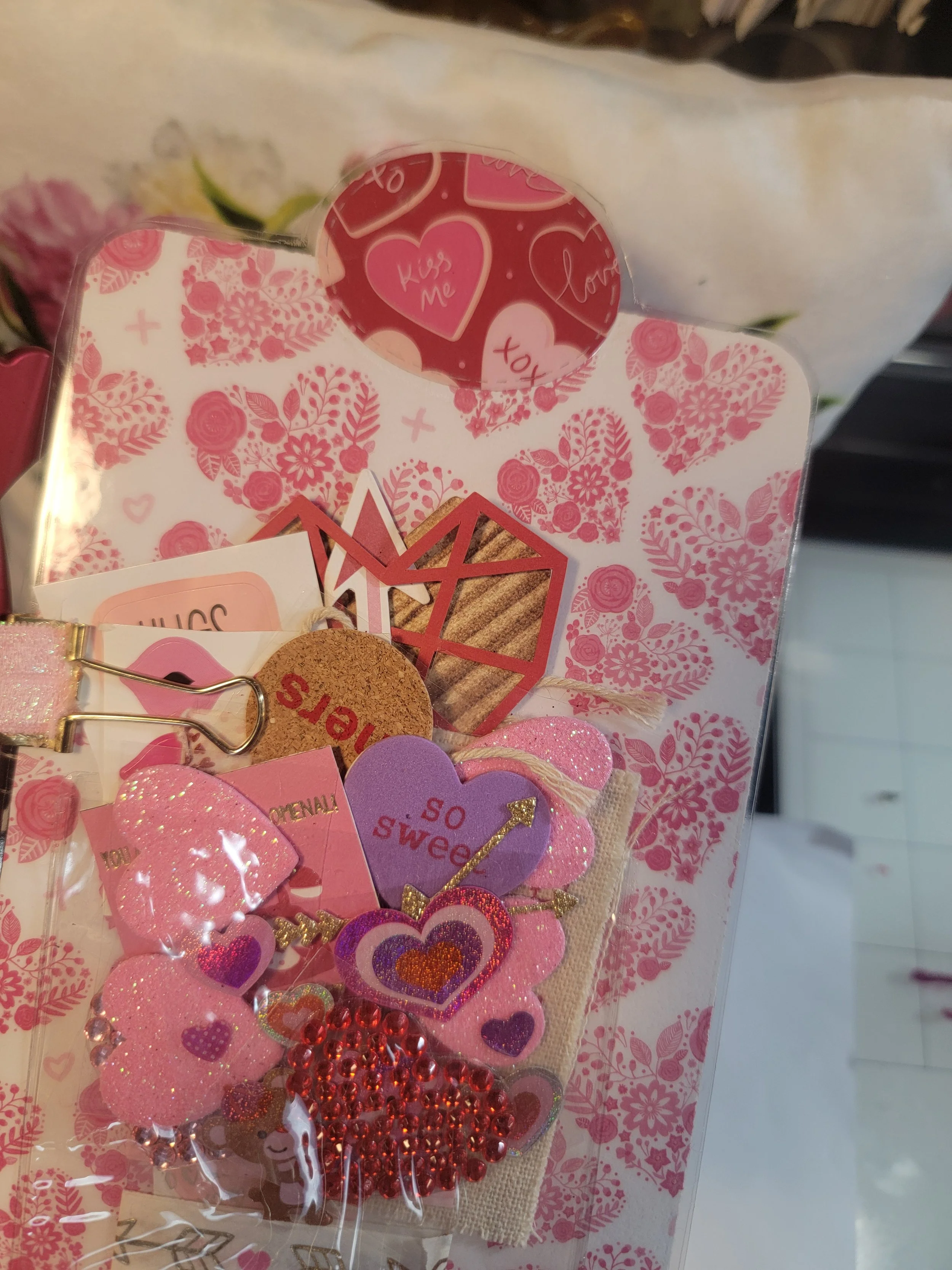 Valentine shaker planner14.jpg