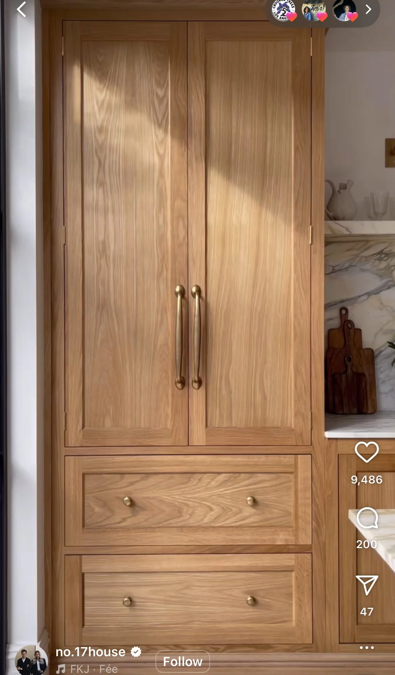 Plain sawn oak cabinets