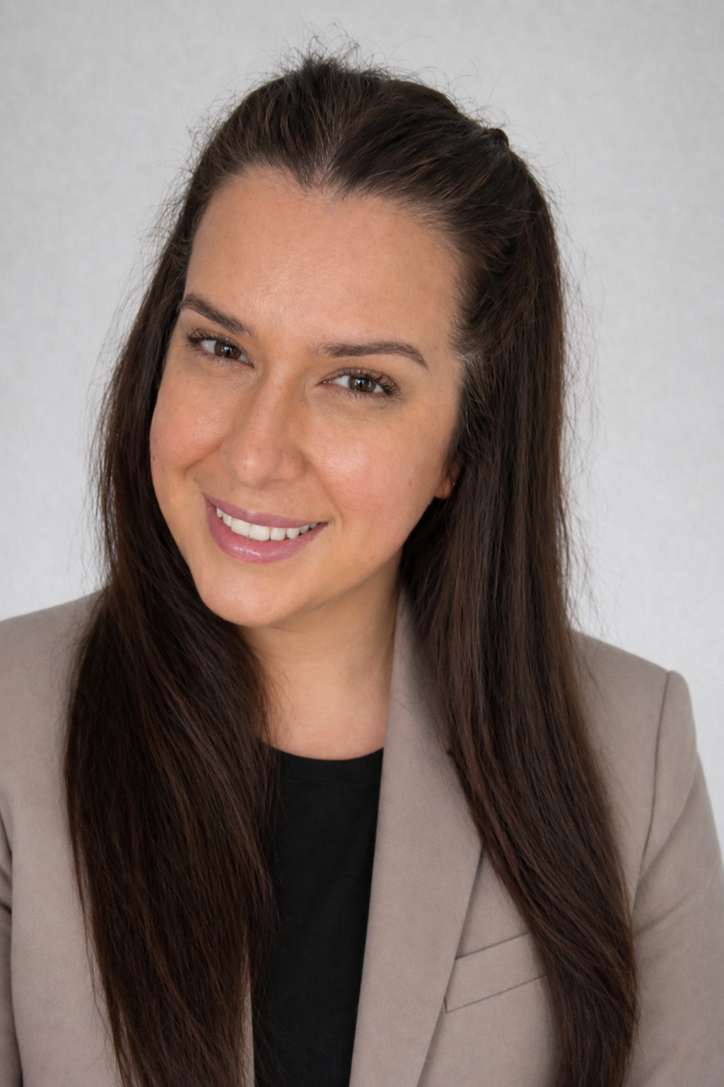 A photo of the author, Dr Helen Haynes, consultant psychiatrist in an NHS hospital. Supporting psychiatry and psychology in recovery of mental illness.