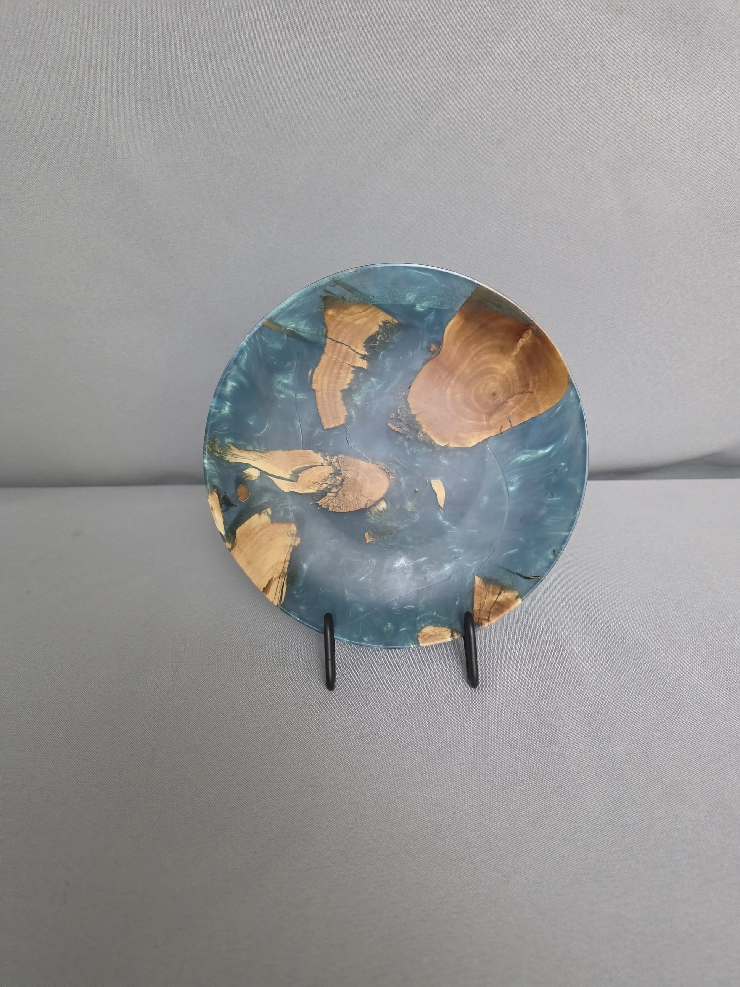 Root Ball & Blue Epoxy Saucer
