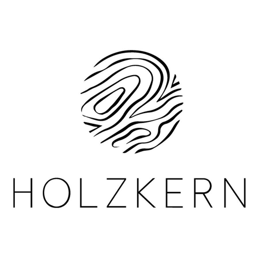 Logo mit einem stilisierten Baumstamm im Kreis und dem Text 'HOLZKERN' darunter.