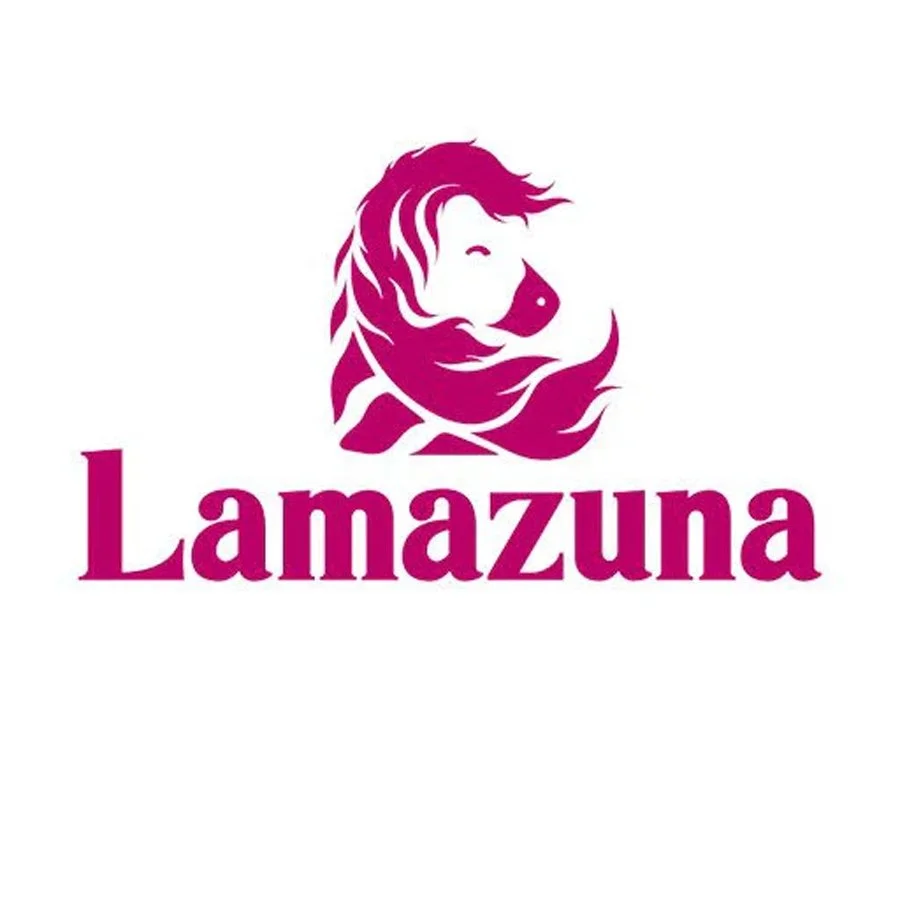 Ein Logo mit einer stilisierten pinken Löwin und dem Schriftzug 'Lamazuna' darunter.