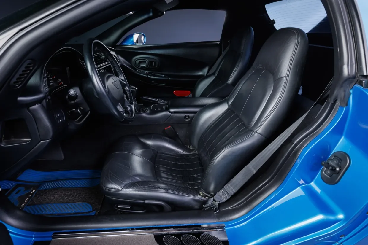 2000_chevrolet_corvette-coupe_cn9a1237-99095.webp