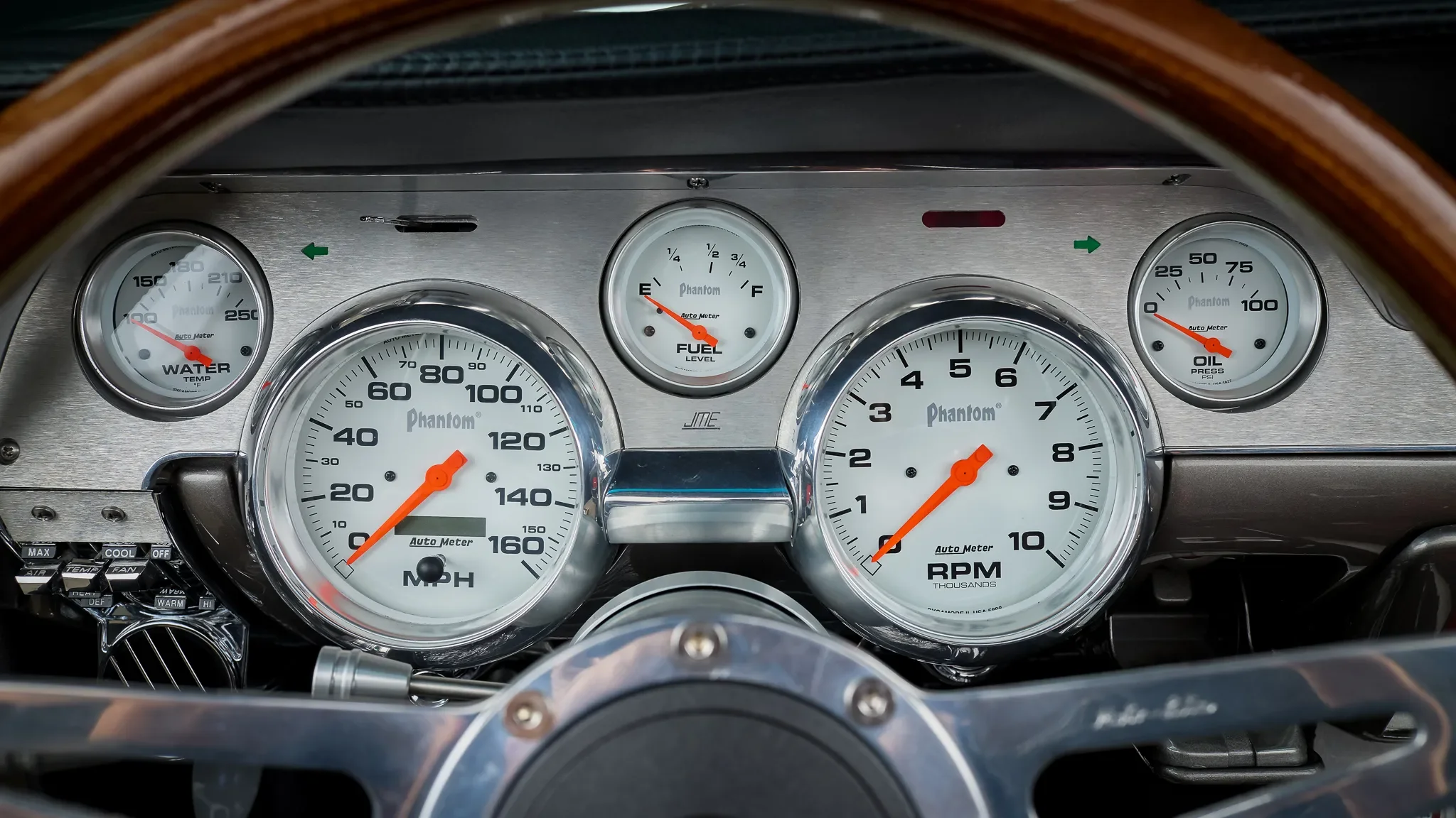 Web-40209-68-Ford-Mustang-115-27465.webp