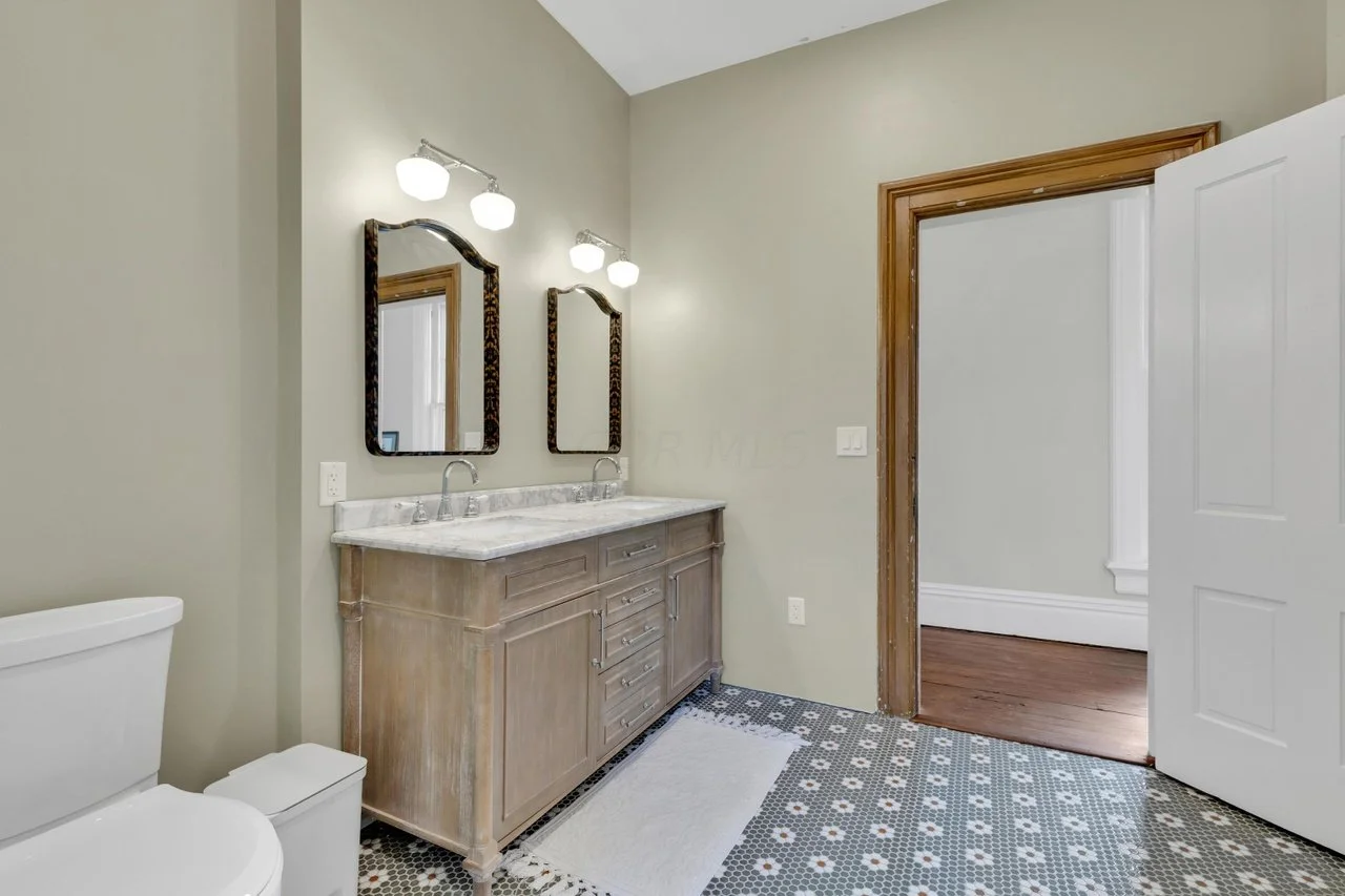 Bathroom 4.jpg