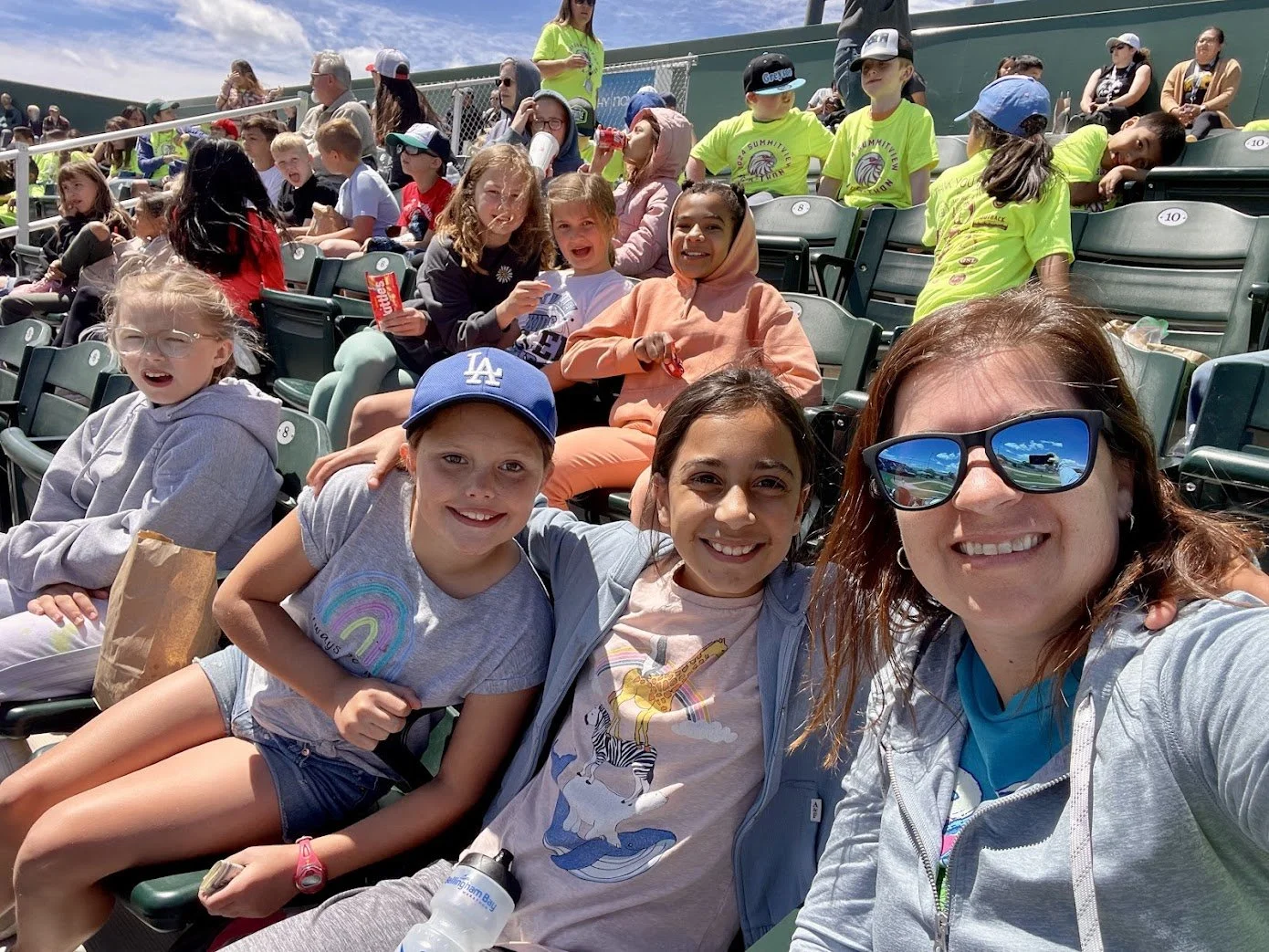 Apple Valley 4th graders Pippins Field Trip Chaperone
