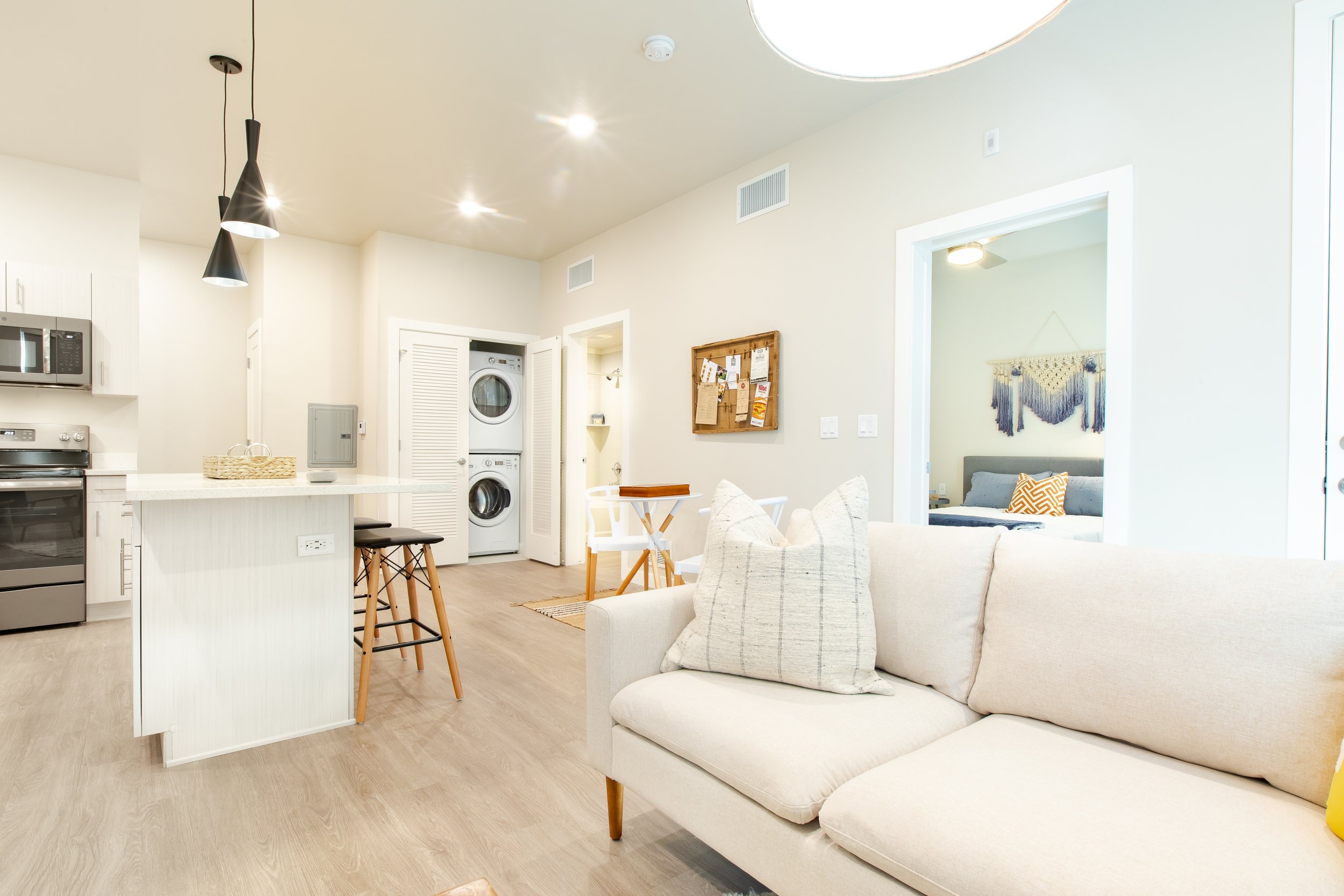 URBANA_Model212_KL3A7053.jpg