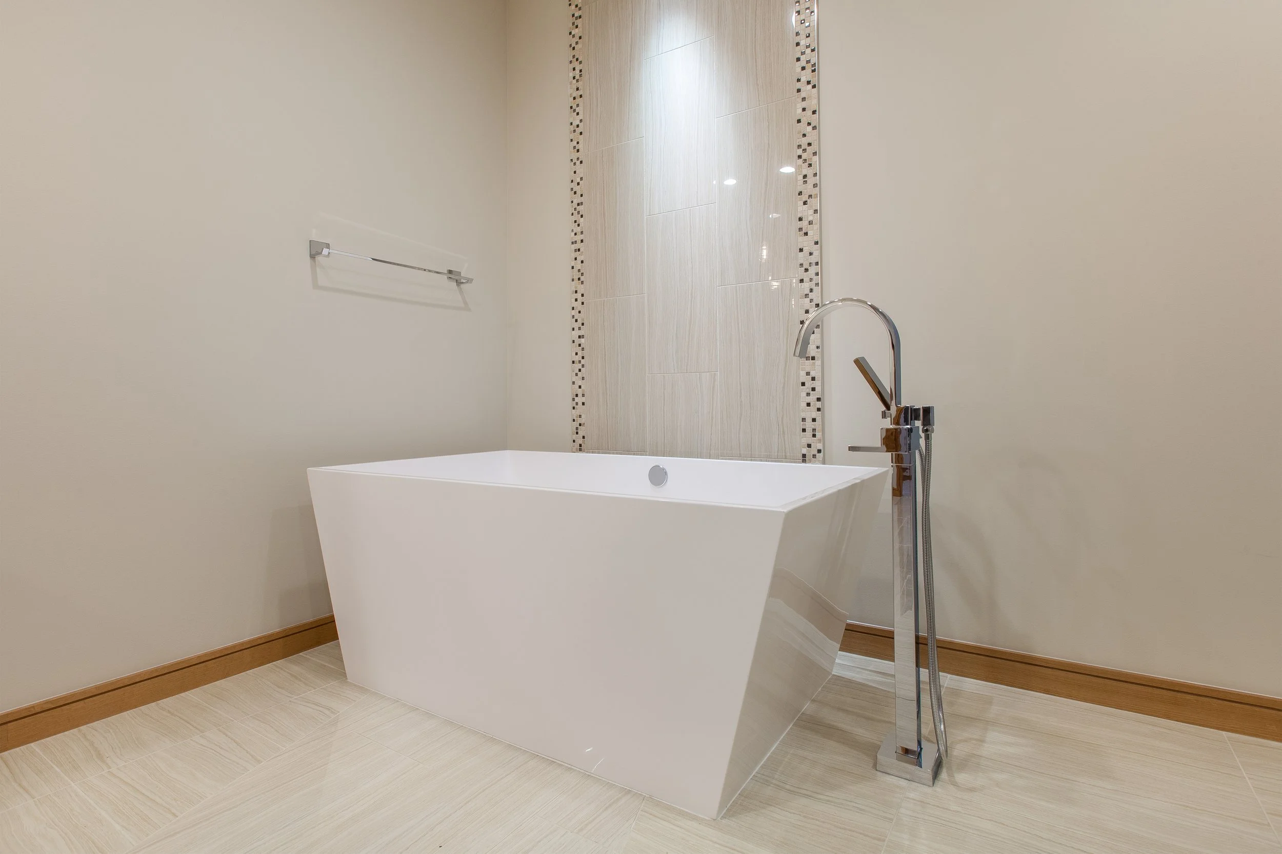 Guest Tub_md.jpg