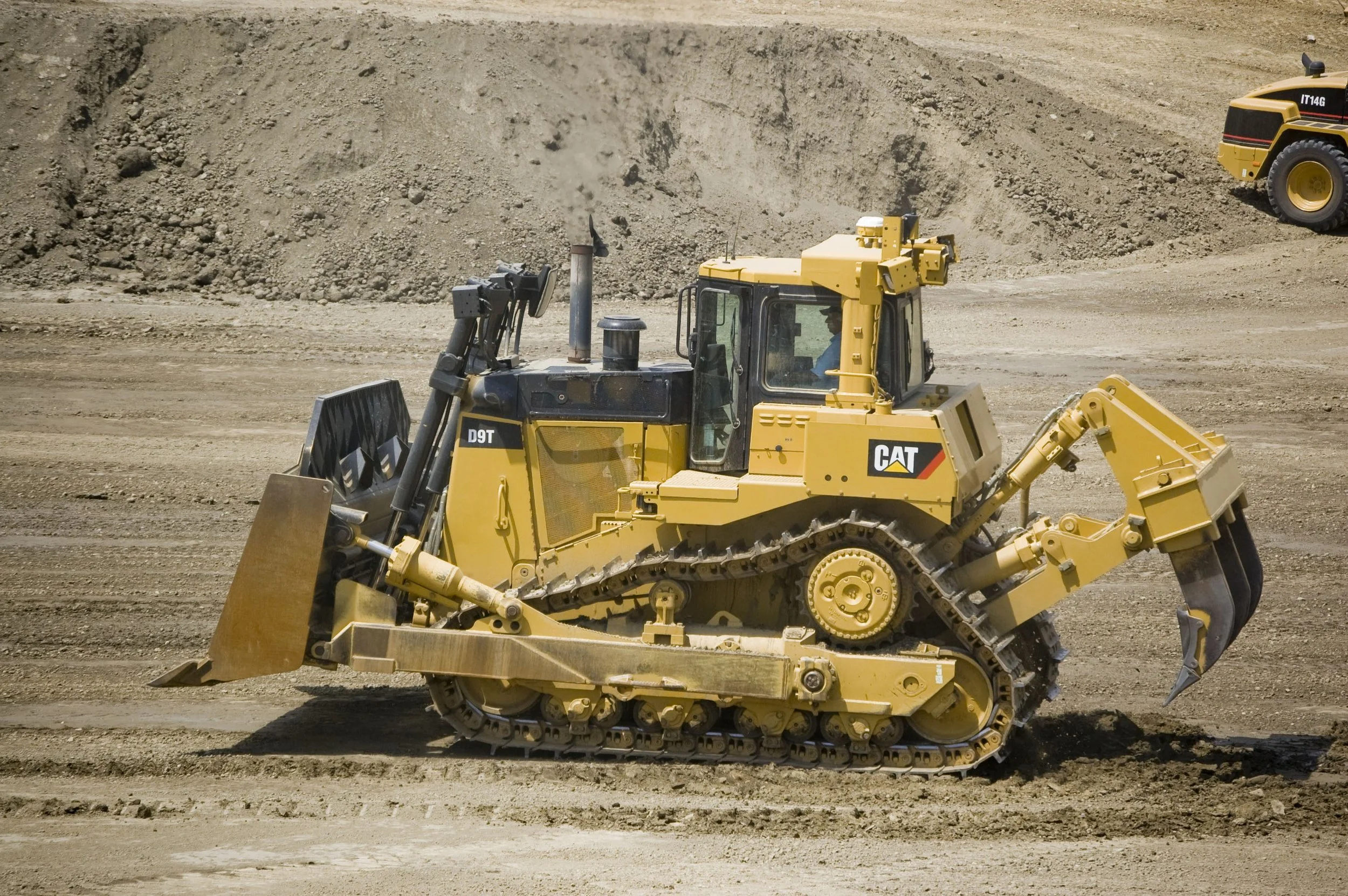 Caterpillar D9T Bulldozer. Credit: Shaun Greiner. https://creativecommons.org/licenses/by-sa/2.0