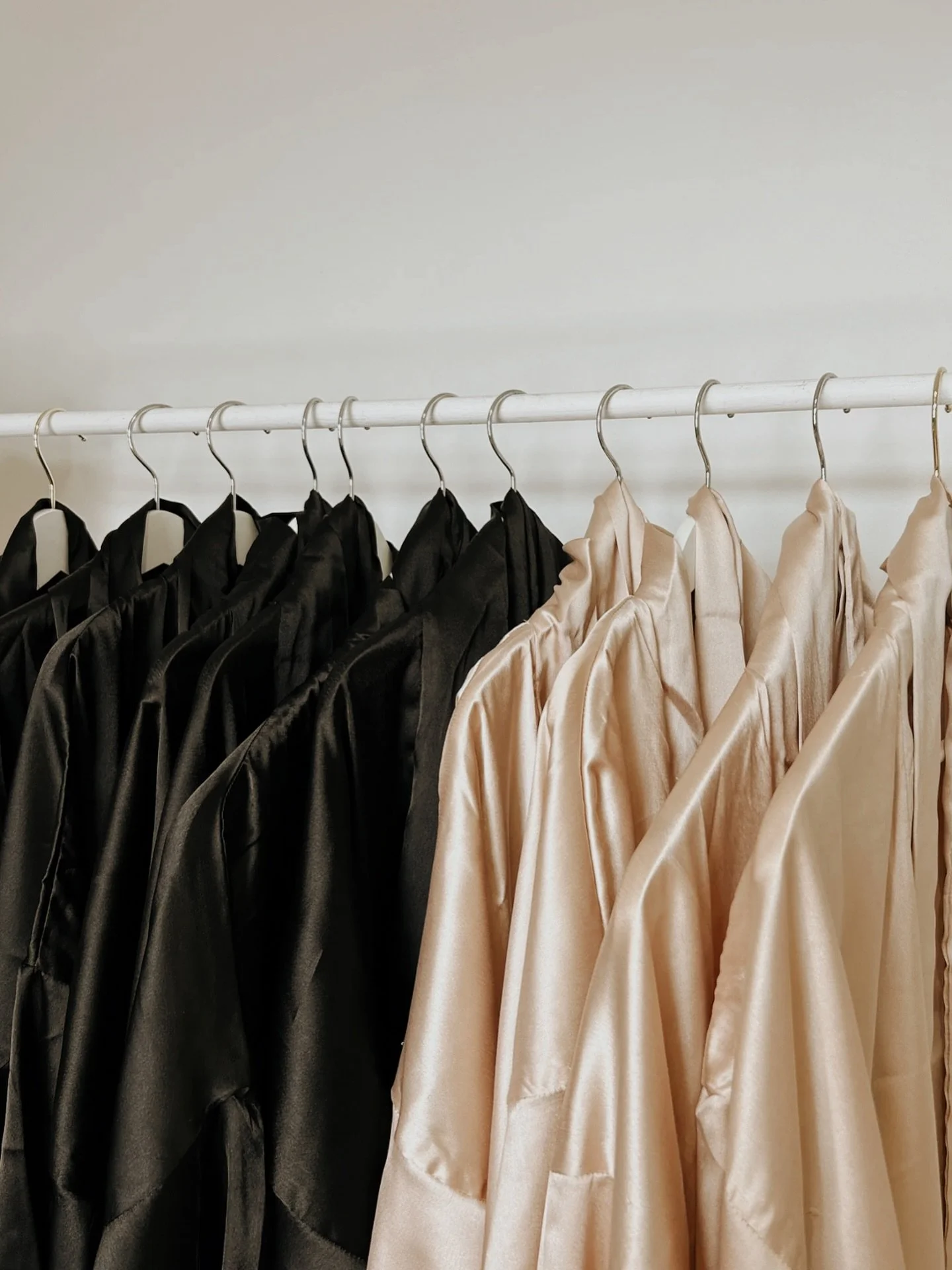 iconic moments deserve elevated details: like matching robes ;) 
&bull;
&bull;
&bull;
&bull;
#brnzbeautybar #bridaltans #groupspraytans #bridalspraytan #tanningevent #weddingplanning #floridaspraytans #floridabridaltans